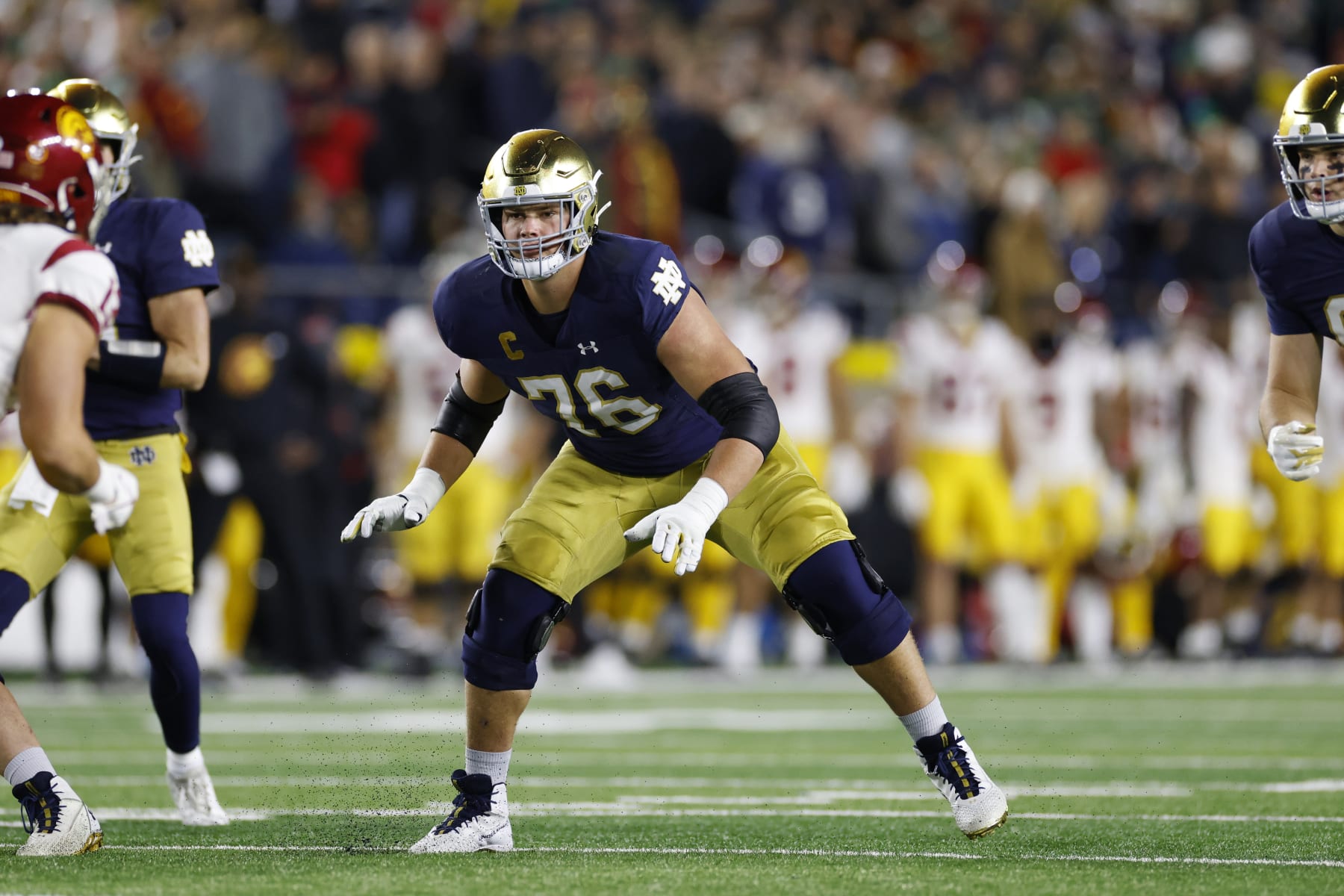 SOUTH BEND, IN - OCTOBER 14: Notre Dame Fighting Irish offensive lineman Joe Alt (76) blocks during a college football game against the USC Trojans on October 14, 2023 at Notre Dame Stadium in South Bend, Indiana. (Photo by Joe Robbins/Icon Sportswire via Getty Images)