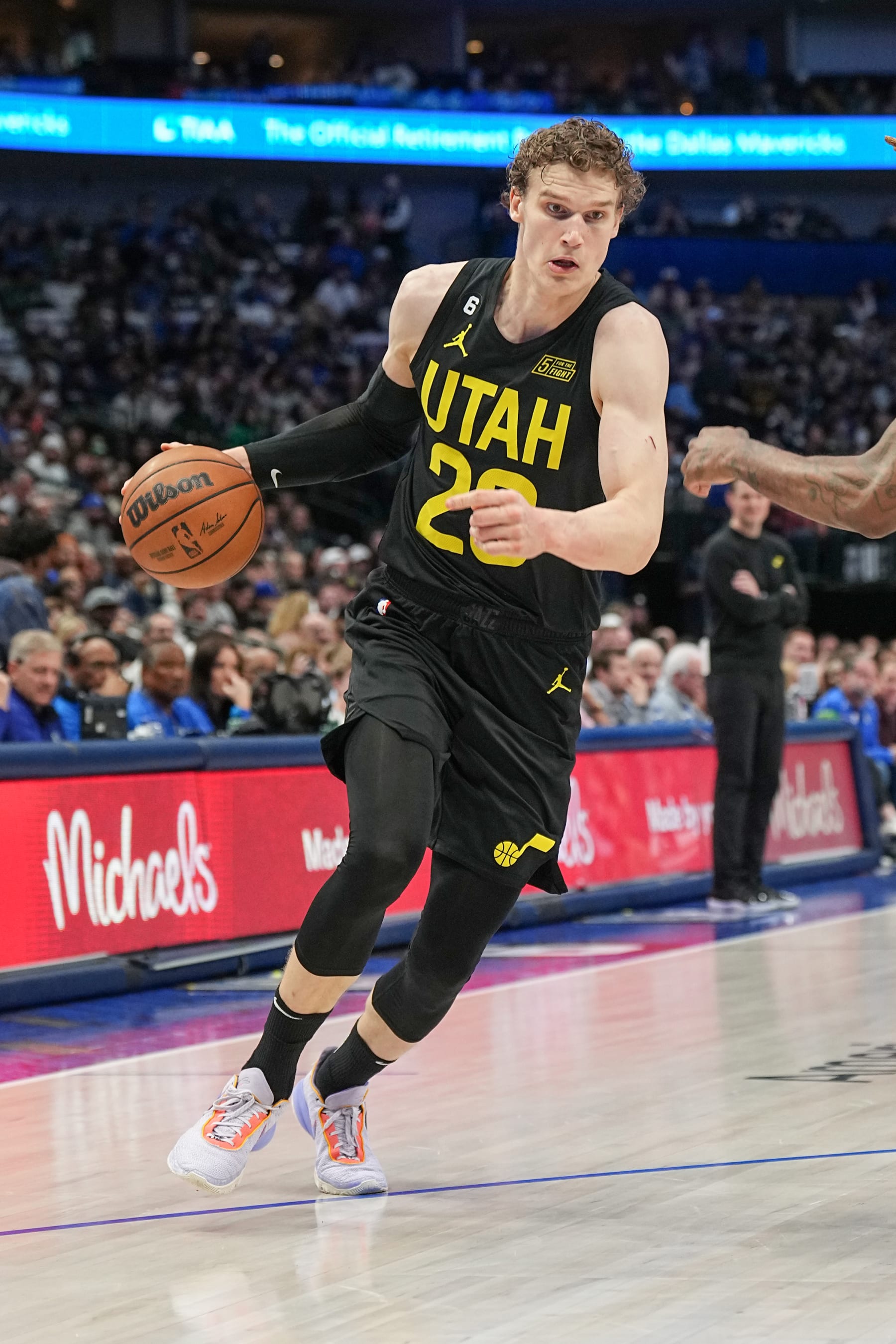 DALLAS, TX - MARCH 7:  Lauri Markkanen #23 of the Utah Jazz goes to the basket during the game on March 7, 2023 at the American Airlines Center in Dallas, Texas. NOTE TO USER: User expressly acknowledges and agrees that, by downloading and or using this photograph, User is consenting to the terms and conditions of the Getty Images License Agreement. Mandatory Copyright Notice: Copyright 2023 NBAE (Photo by Glenn James/NBAE via Getty Images)