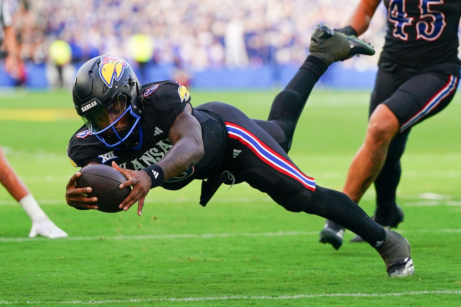 Kansas Jayhawks quarterback Jalon Daniels