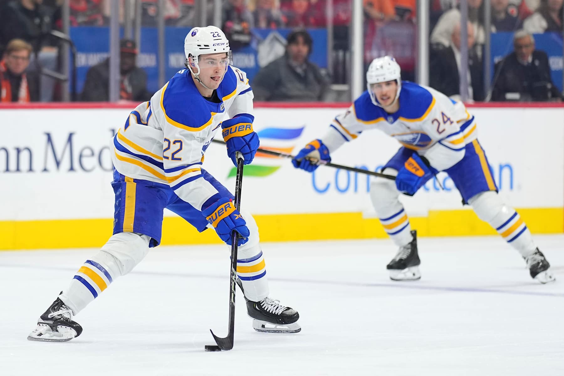 PHILADELPHIA, PENNSYLVANIA - NOVEMBER 16: Jack Quinn #22 of the Buffalo Sabres controls the puck against the Philadelphia Flyers at the Wells Fargo Center on November 16, 2024 in Philadelphia, Pennsylvania. The Flyers defeated the Sabres 5-2. (Photo by Mitchell Leff/Getty Images)