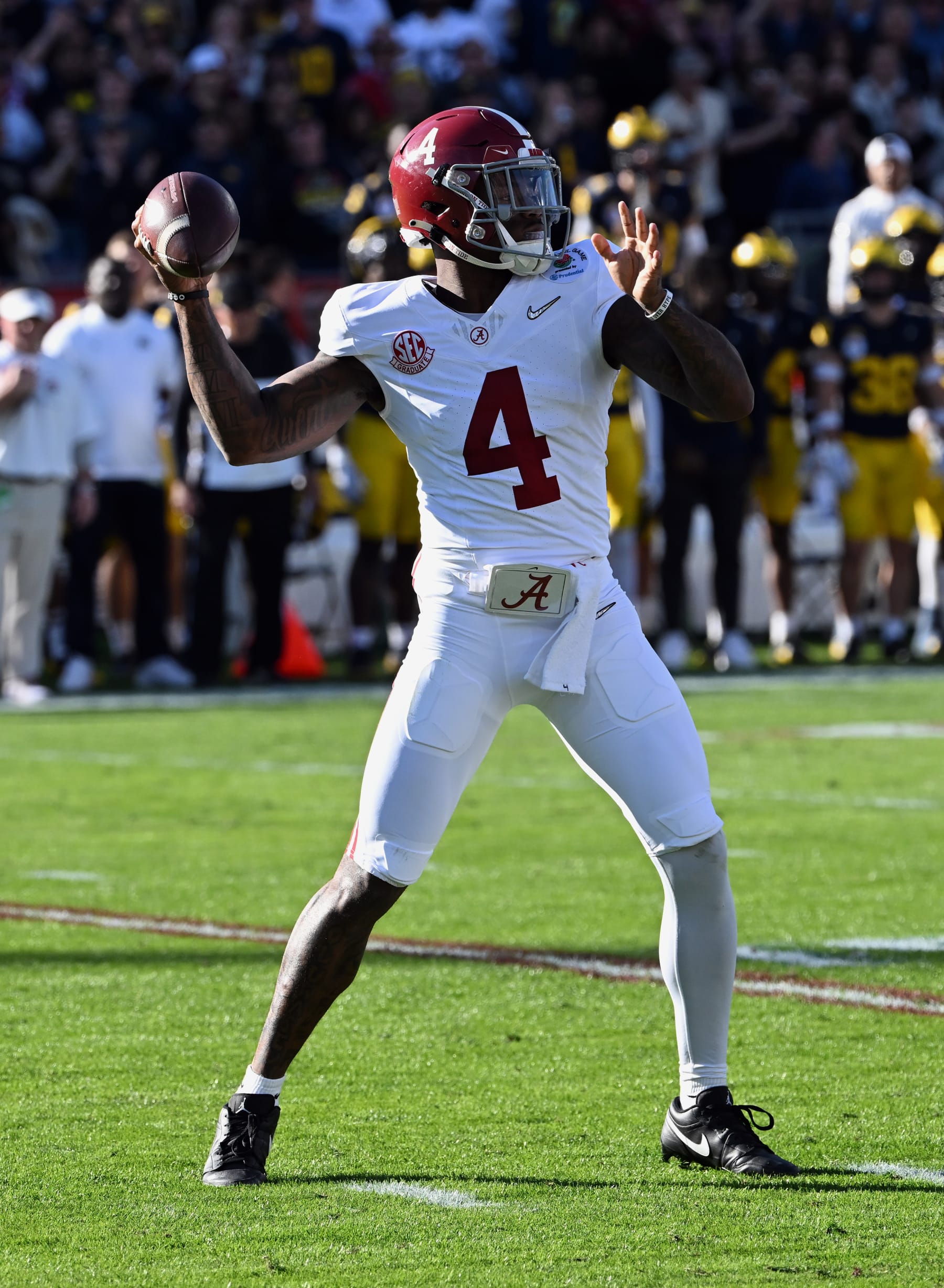 PASADENA, CA - JANUARY 01: Alabama Crimson Tide quarterback Jalen Milroe (4) throws a pass during a CFP Semifinal football at the Rose Bowl game against the Michigan Wolverines played on January 1, 2024 at the Rose Bowl Stadium in Pasadena, CA. (Photo by John Cordes/Icon Sportswire via Getty Images)