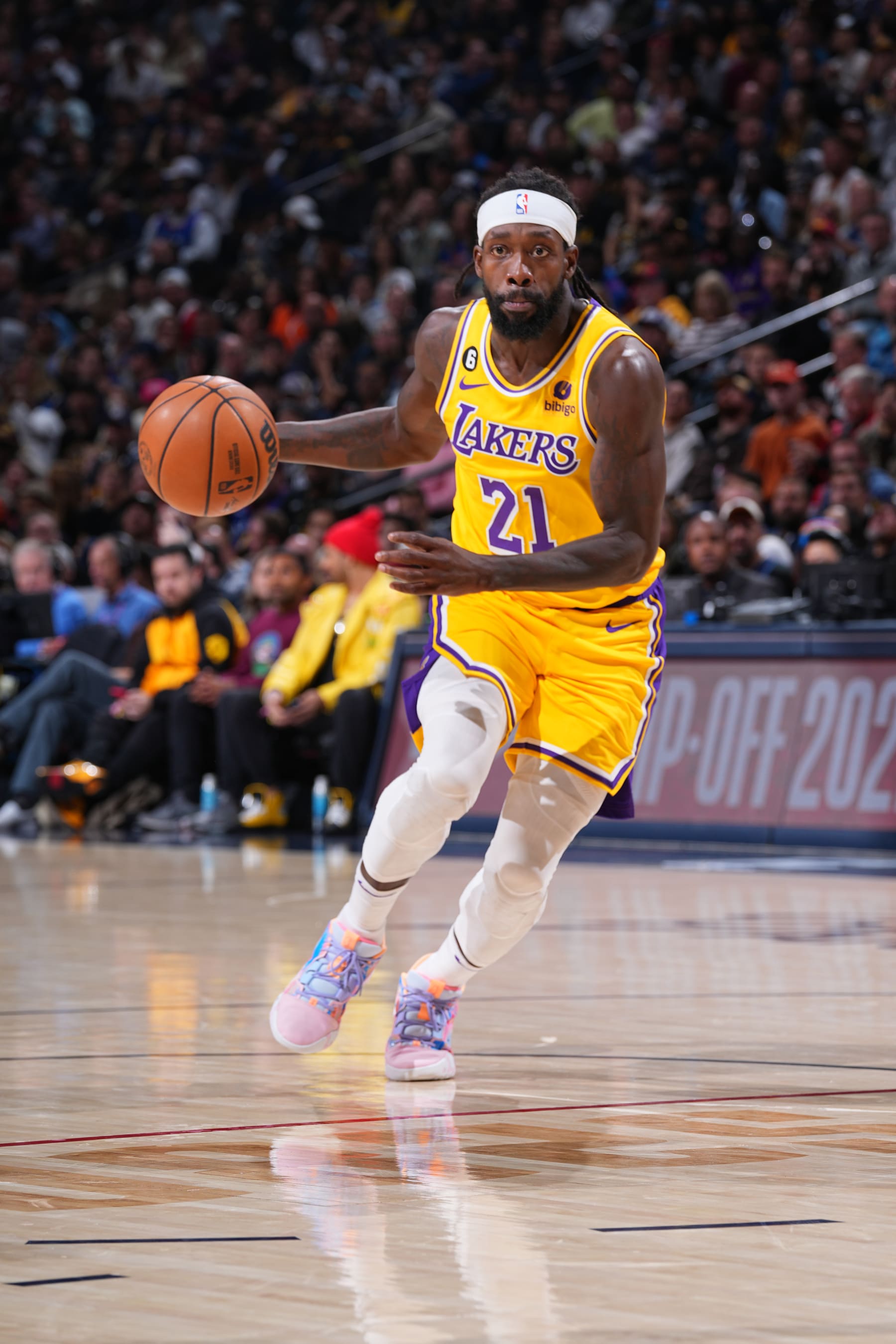 DENVER, CO - OCTOBER 26: Patrick Beverly #21 of the Los Angeles Lakers drives to the basket during the game against the Denver Nuggets on October 26, 2022 at the Ball Arena in Denver, Colorado. NOTE TO USER: User expressly acknowledges and agrees that, by downloading and/or using this Photograph, user is consenting to the terms and conditions of the Getty Images License Agreement. Mandatory Copyright Notice: Copyright 2022 NBAE (Photo by Bart Young/NBAE via Getty Images)