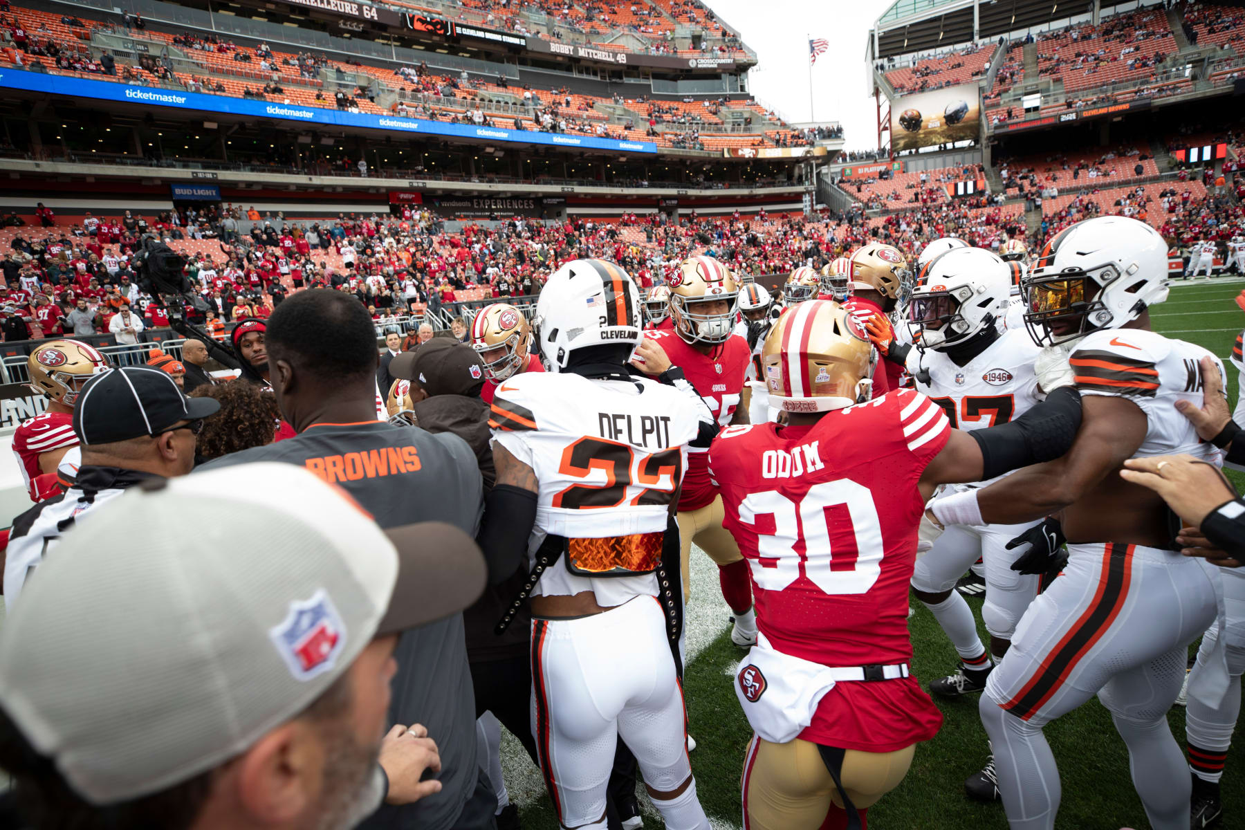 CLEVELAND, OH - OCTOBER 15: The San Francisco 49ers and the Cleveland Browns get in a fight before the game at Cleveland Browns Stadium on October 15, 2023 in Cleveland, Ohio. The Browns defeated the 49ers 19-17. (Photo by Michael Zagaris/San Francisco 49ers/Getty Images) CLEVELAND, OH - OCTOBER 15: The San Francisco 49ers and the Cleveland Browns get in a fight before the game at Cleveland Browns Stadium on October 15, 2023 in Cleveland, Ohio. The Browns defeated the 49ers 19-17. (Photo by Michael Zagaris/San Francisco 49ers/Getty Images)