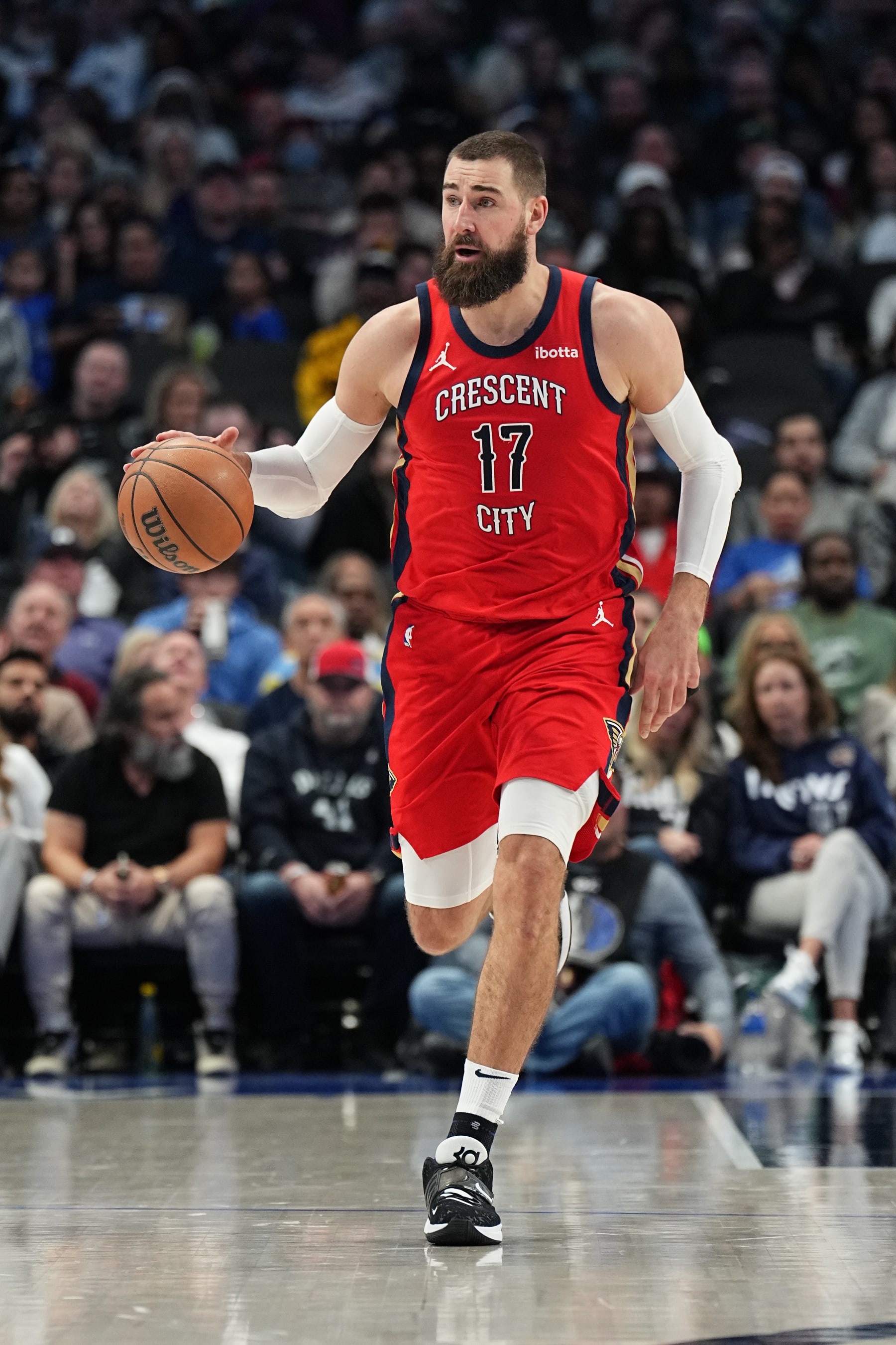 DALLAS, TX - JANUARY 13: Jonas Valanciunas #17 of the New Orleans Pelicans dribbles the ball during the game against the Dallas Mavericks on January 13, 2024 at the American Airlines Center in Dallas, Texas. NOTE TO USER: User expressly acknowledges and agrees that, by downloading and or using this photograph, User is consenting to the terms and conditions of the Getty Images License Agreement. Mandatory Copyright Notice: Copyright 2024 NBAE (Photo by Glenn James/NBAE via Getty Images)