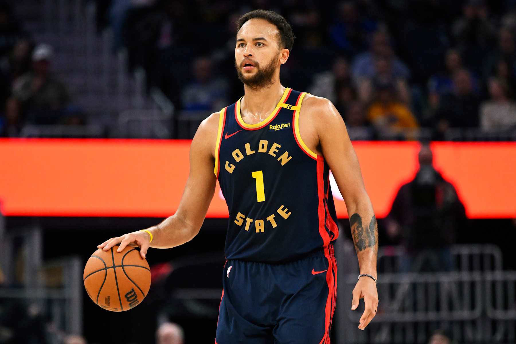 SAN FRANCISCO, CALIFORNIA - JANUARY 05: Kyle Anderson #1 of the Golden State Warriors dribbles against the Sacramento Kings in the third quarter at Chase Center on January 05, 2025 in San Francisco, California. NOTE TO USER: User expressly acknowledges and agrees that, by downloading and or using this photograph, User is consenting to the terms and conditions of the Getty Images License Agreement. (Photo by Eakin Howard/Getty Images)
