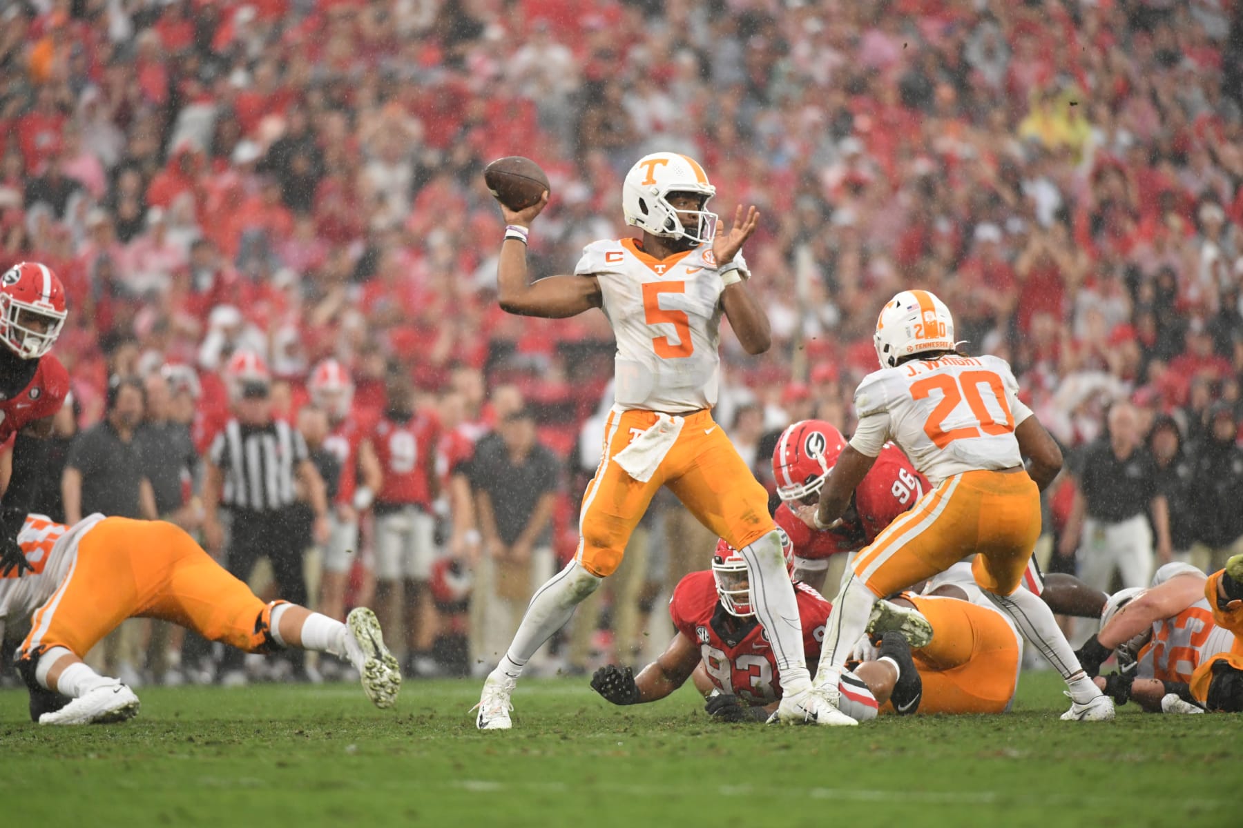 College Football: Tennessee quarterback Hendon Hooker (5) in action, drops back to pass vs Georgia at Sanford Stadium. 
Athens, GA 11/5/2022 
CREDIT: Carlos M. Saavedra (Photo by Carlos M. Saavedra/Sports Illustrated via Getty Images) 
(Set Number: X164231)