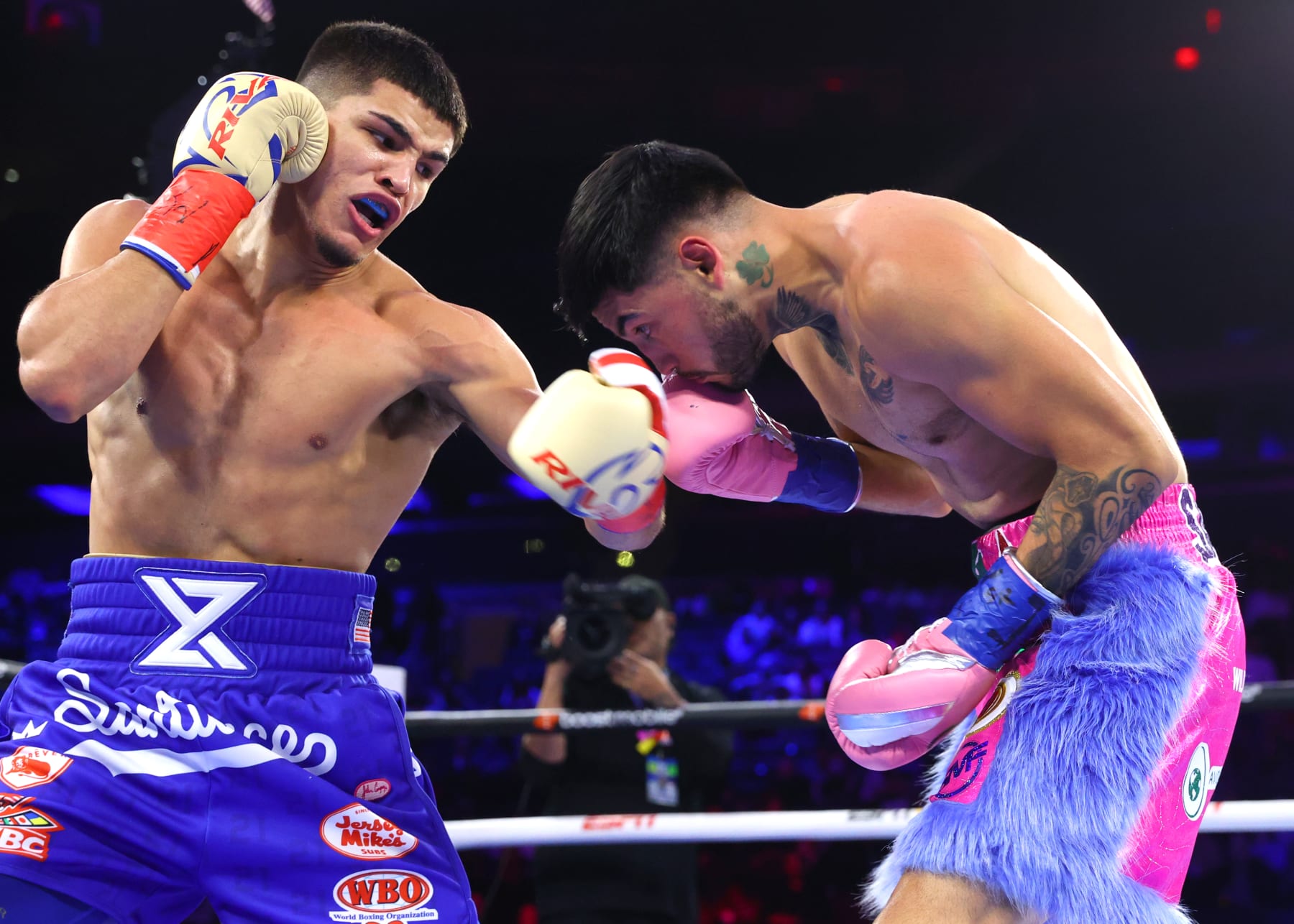 NEW YORK, NEW YORK - DECEMBER 10: Xander Zayas (L) and Alexis Salazar (R) exchange punches during their super welterweight fight at Madison Square Garden on December 10, 2022 in New York City. (Photo by Mikey Williams/Top Rank Inc via Getty Images)