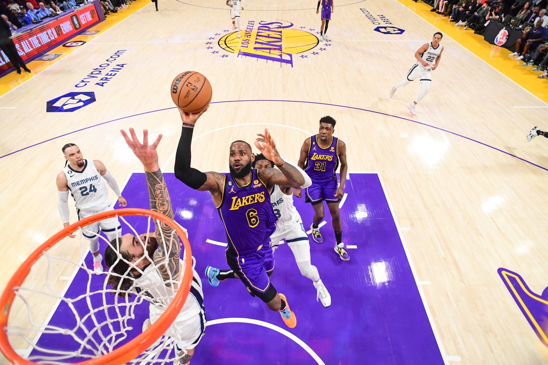 LOS ANGELES, CA - JANUARY 20:  LeBron James #6 of the Los Angeles Lakers drives to the basket during the game against the Memphis Grizzlies  on January 20, 2023 at Crypto.Com Arena in Los Angeles, California. NOTE TO USER: User expressly acknowledges and agrees that, by downloading and/or using this Photograph, user is consenting to the terms and conditions of the Getty Images License Agreement. Mandatory Copyright Notice: Copyright 2023 NBAE (Photo by Adam Pantozzi/NBAE via Getty Images)