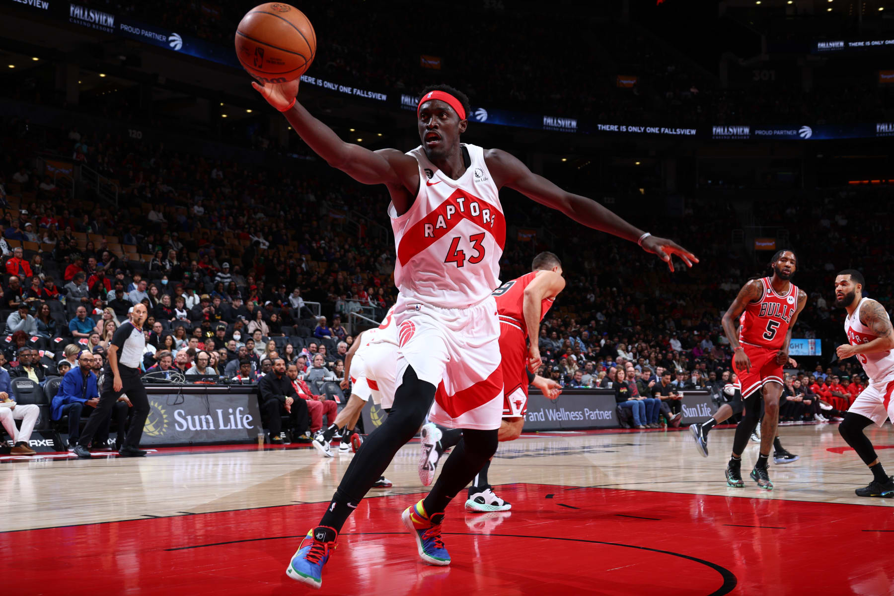 TORONTO, CANADA - OCTOBER 9: Pascal Siakam #43 of the Toronto Raptors catches the ball against the Chicago Bulls during a preseason game on October 9, 2022 at the Scotiabank Arena in Toronto, Ontario, Canada.  NOTE TO USER: User expressly acknowledges and agrees that, by downloading and or using this Photograph, user is consenting to the terms and conditions of the Getty Images License Agreement.  Mandatory Copyright Notice: Copyright 2022 NBAE (Photo by Vaughn Ridley/NBAE via Getty Images)
