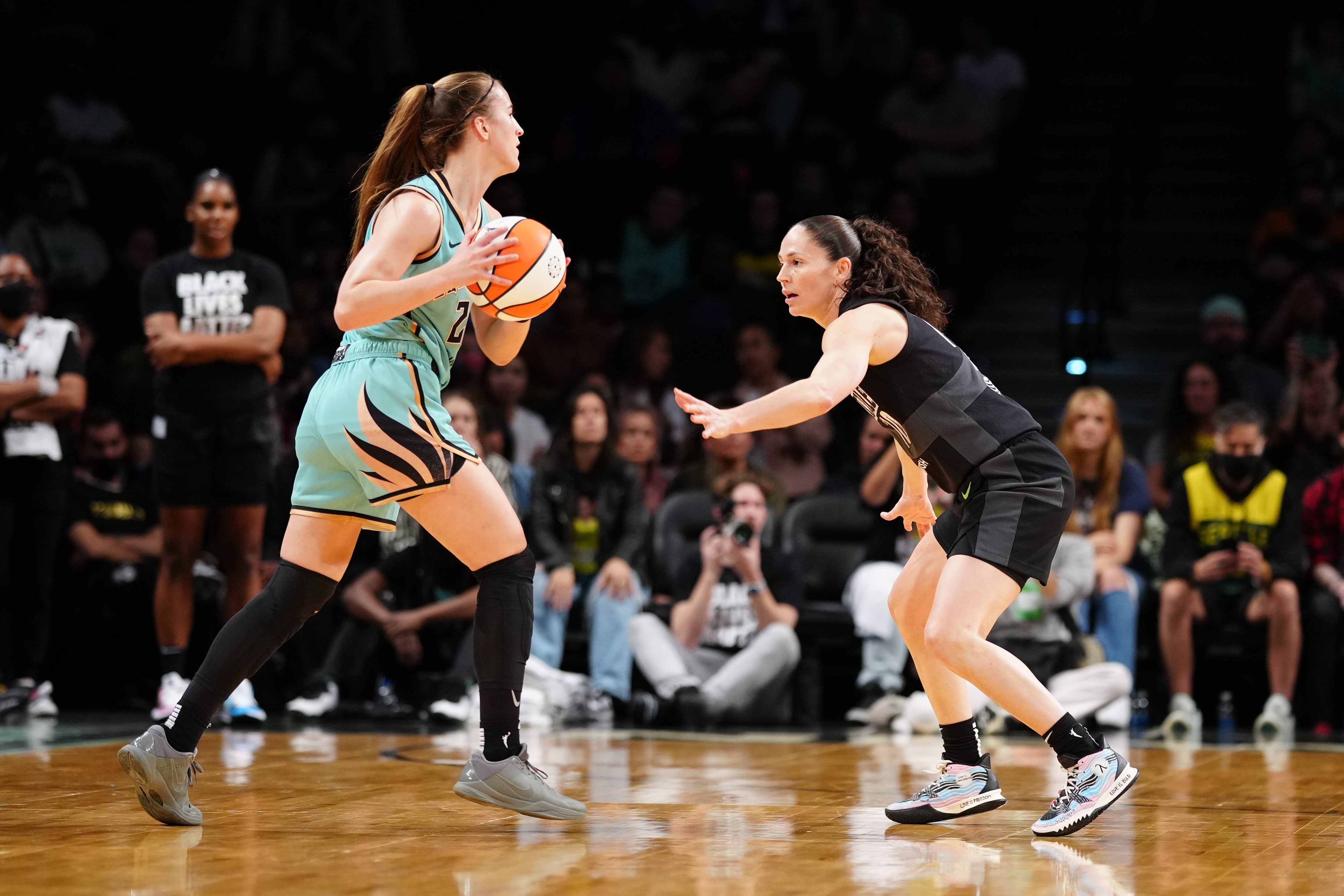 BROOKLYN, NY - JUNE 19: Sue Bird #10 of the Seattle Storm plays defense on Sabrina Ionescu #20 of the New York Liberty during the game on June 19, 2022 at the Barclays Center in Brooklyn, New York. NOTE TO USER: User expressly acknowledges and agrees that, by downloading and or using this photograph, user is consenting to the terms and conditions of the Getty Images License Agreement. Mandatory Copyright Notice: Copyright 2022 NBAE (Photo by Evan Yu/NBAE via Getty Images)