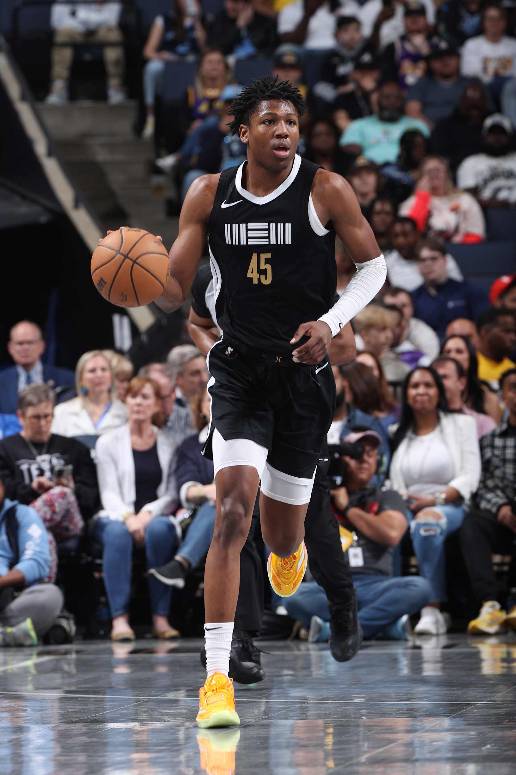 MEMPHIS, TN - APRIL 12: GG Jackson #45 of the Memphis Grizzlies dribbles the ball during the game against the Los Angeles Lakers on April 12, 2024 at FedExForum in Memphis, Tennessee. NOTE TO USER: User expressly acknowledges and agrees that, by downloading and or using this photograph, User is consenting to the terms and conditions of the Getty Images License Agreement. Mandatory Copyright Notice: Copyright 2024 NBAE (Photo by Joe Murphy/NBAE via Getty Images)