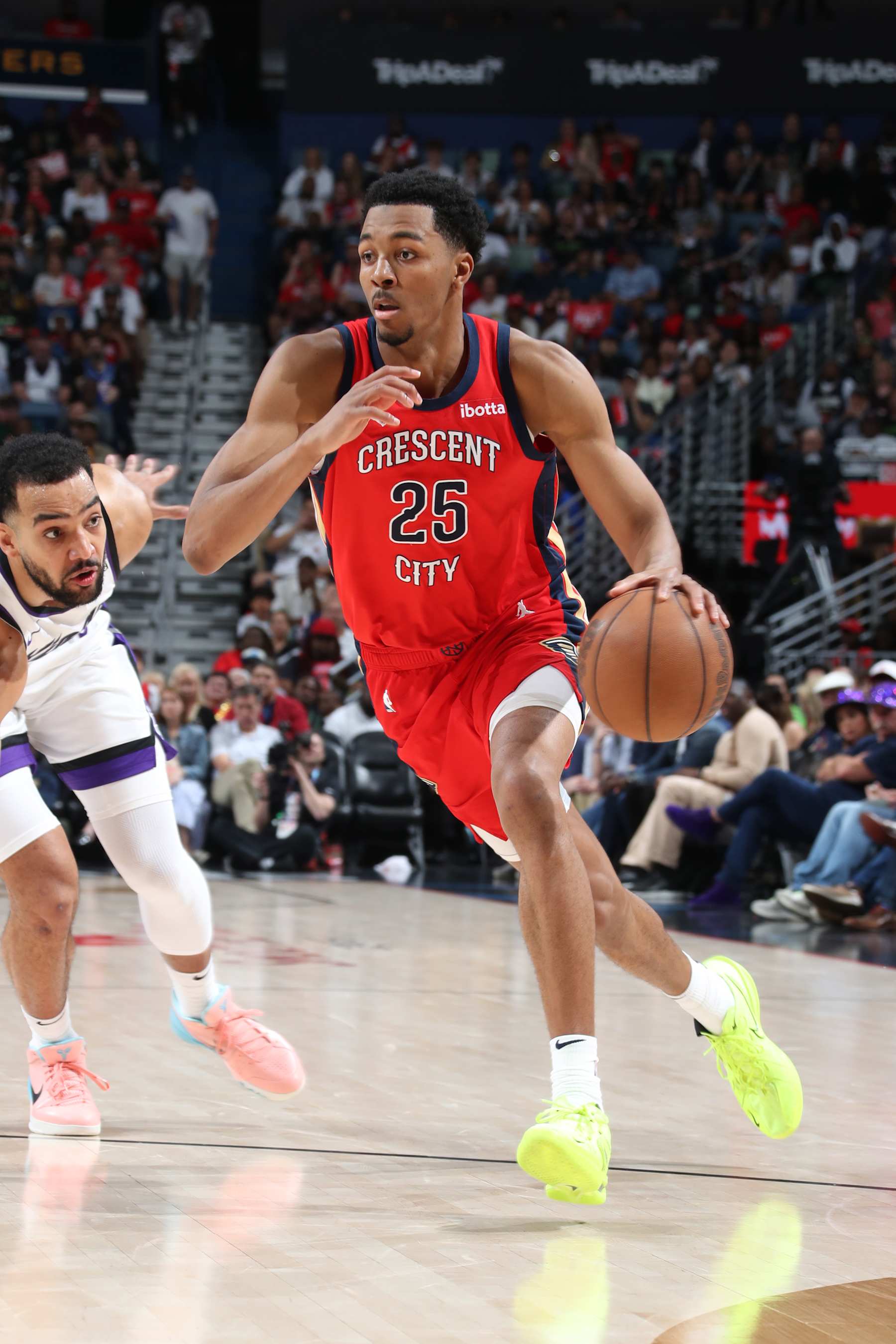 NEW ORLEANS, LA - APRIL 19: Trey Murphy III #25 of the New Orleans Pelicans dribbles the ball during the game against the Sacramento Kings during the 2024 NBA Play-In Tournament on April 19, 2024 at the Smoothie King Center in New Orleans, Louisiana. NOTE TO USER: User expressly acknowledges and agrees that, by downloading and or using this Photograph, user is consenting to the terms and conditions of the Getty Images License Agreement. Mandatory Copyright Notice: Copyright 2024 NBAE (Photo by Layne Murdoch Jr./NBAE via Getty Images)