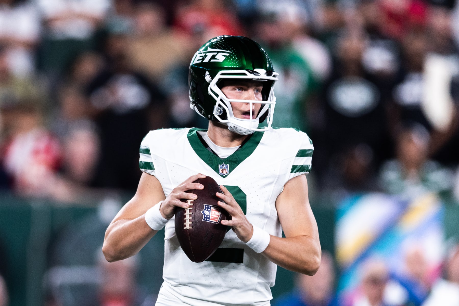 EAST RUTHERFORD, NEW JERSEY - OCTOBER 01: Zach Wilson #2 of the New York Jets drops back to pass during the first quarter of the game against the Kansas City Chiefs at MetLife Stadium on October 01, 2023 in East Rutherford, New Jersey. (Photo by Dustin Satloff/Getty Images)