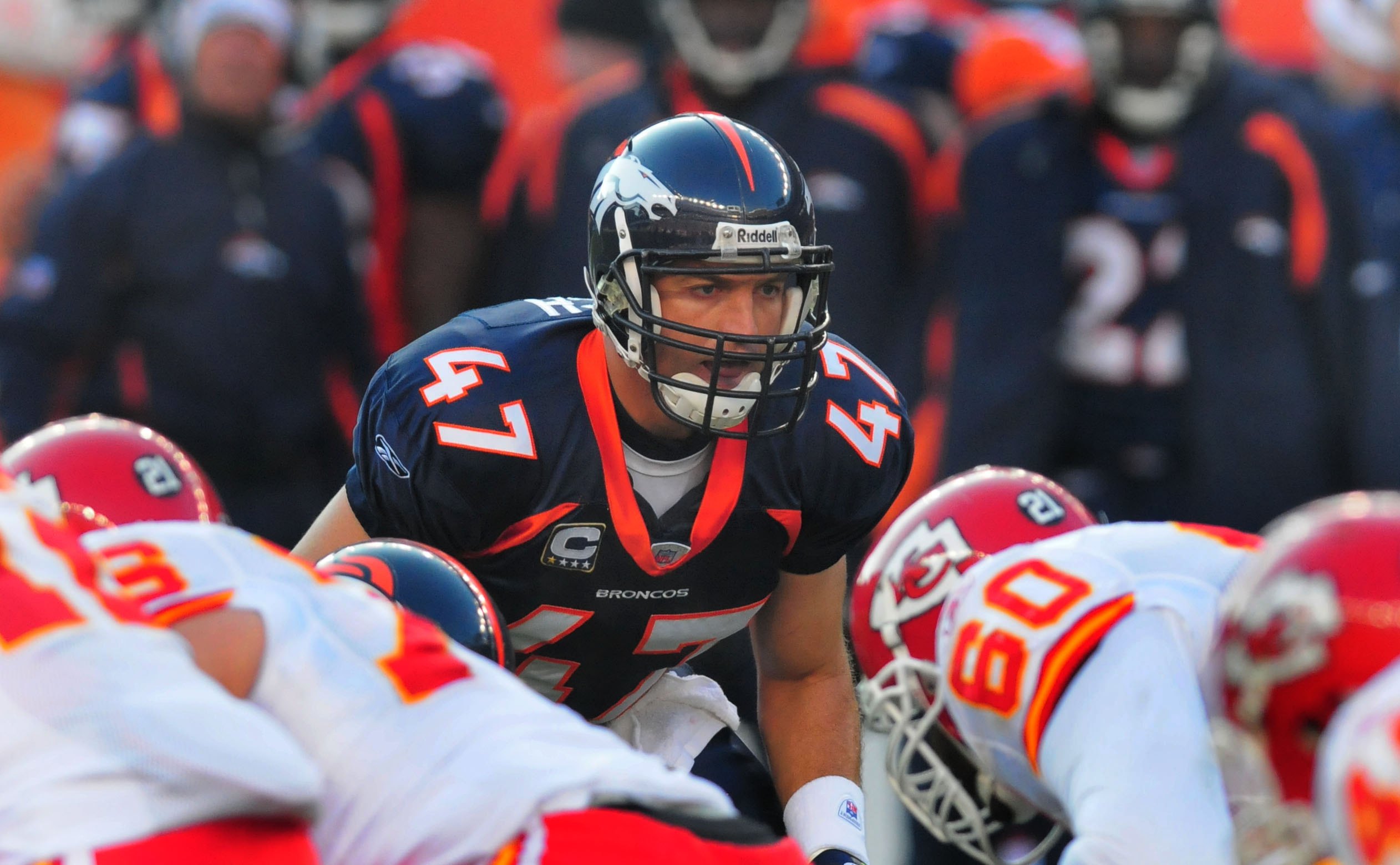 DENVER - DECEMBER 9:  John Lynch #47 of the Denver Broncos looks over the the line of of scrimmage in the second quarter of the football game against the Kansas City Chiefs at Invesco Field at Mile High on December 9, 2007 in Denver, Colorado.  (Photo by