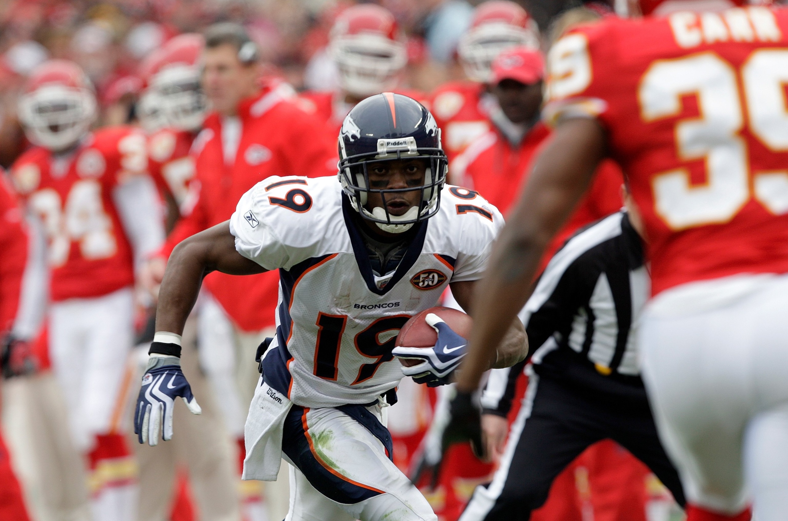 KANSAS CITY, MO - DECEMBER 6:  Eddie Royal #19 of the Denver Broncos runs with the ball for yardage during their NFL game against the Kansas City Chiefs on December 6, 2009 at Arrowhead Stadium in Kansas City, Missouri. The Broncos defeated the Chiefs 44-
