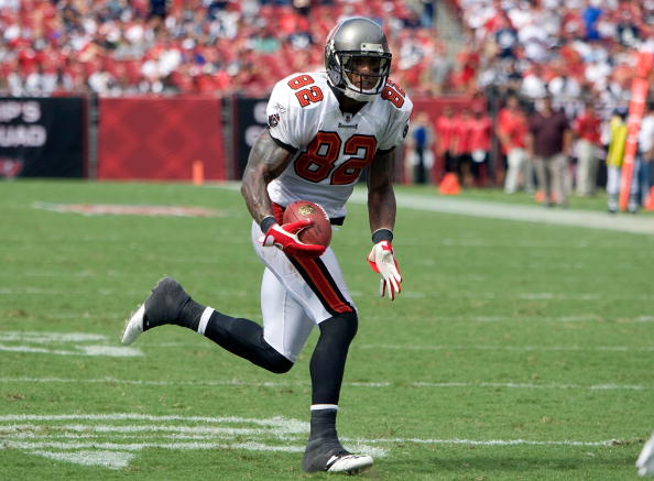 TAMPA, FL - SEPTEMBER 13: Tight end Kellen Winslow #82 of the Tampa Bay Buccaneers runs after a reception against the Dallas Cowboys during the game at Raymond James Stadium on September 13, 2009 in Tampa, Florida. (Photo by J. Meric/Getty Images) TAMPA, FL - SEPTEMBER 13: Tight end Kellen Winslow #82 of the Tampa Bay Buccaneers runs after a reception against the Dallas Cowboys during the game at Raymond James Stadium on September 13, 2009 in Tampa, Florida. (Photo by J. Meric/Getty Images)