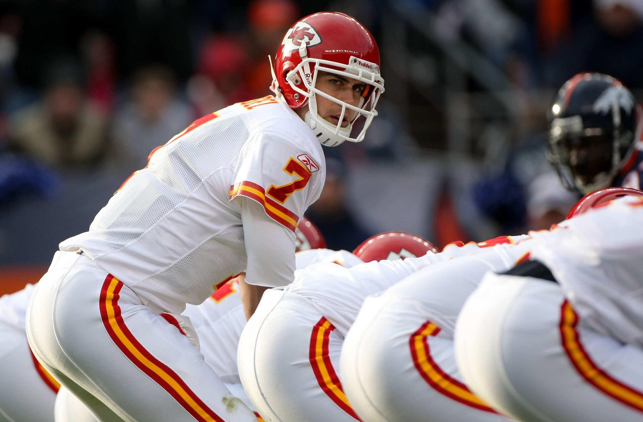 DENVER - JANUARY 03:  Quarterback Matt Cassel #7 of the Kansas City Chiefs prepares to take a snap against the Denver Broncos during NFL action at Invesco Field at Mile High on January 3, 2010 in Denver, Colorado. The Chiefs defeated the Broncos 44-24.  (