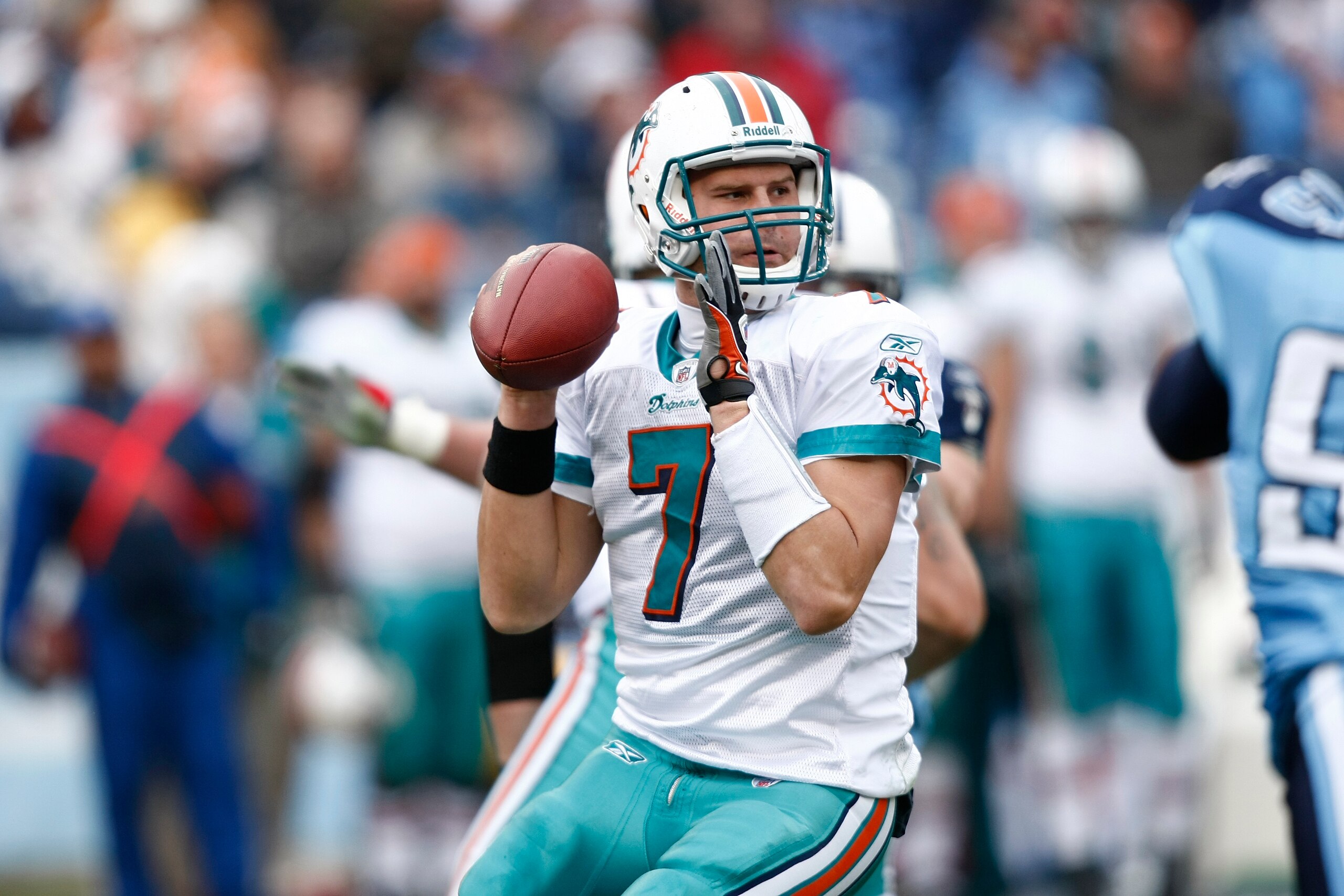 NASHVILLE, TN - DECEMBER 20: Chad Henne #7 of the Miami Dolphins looks to pass the football against the Tennessee Titans at LP Field on December 20, 2009 in Nashville, Tennessee. The Titans defeated the Dolphins 27-24 in overtime. (Photo by Joe Robbins/Ge