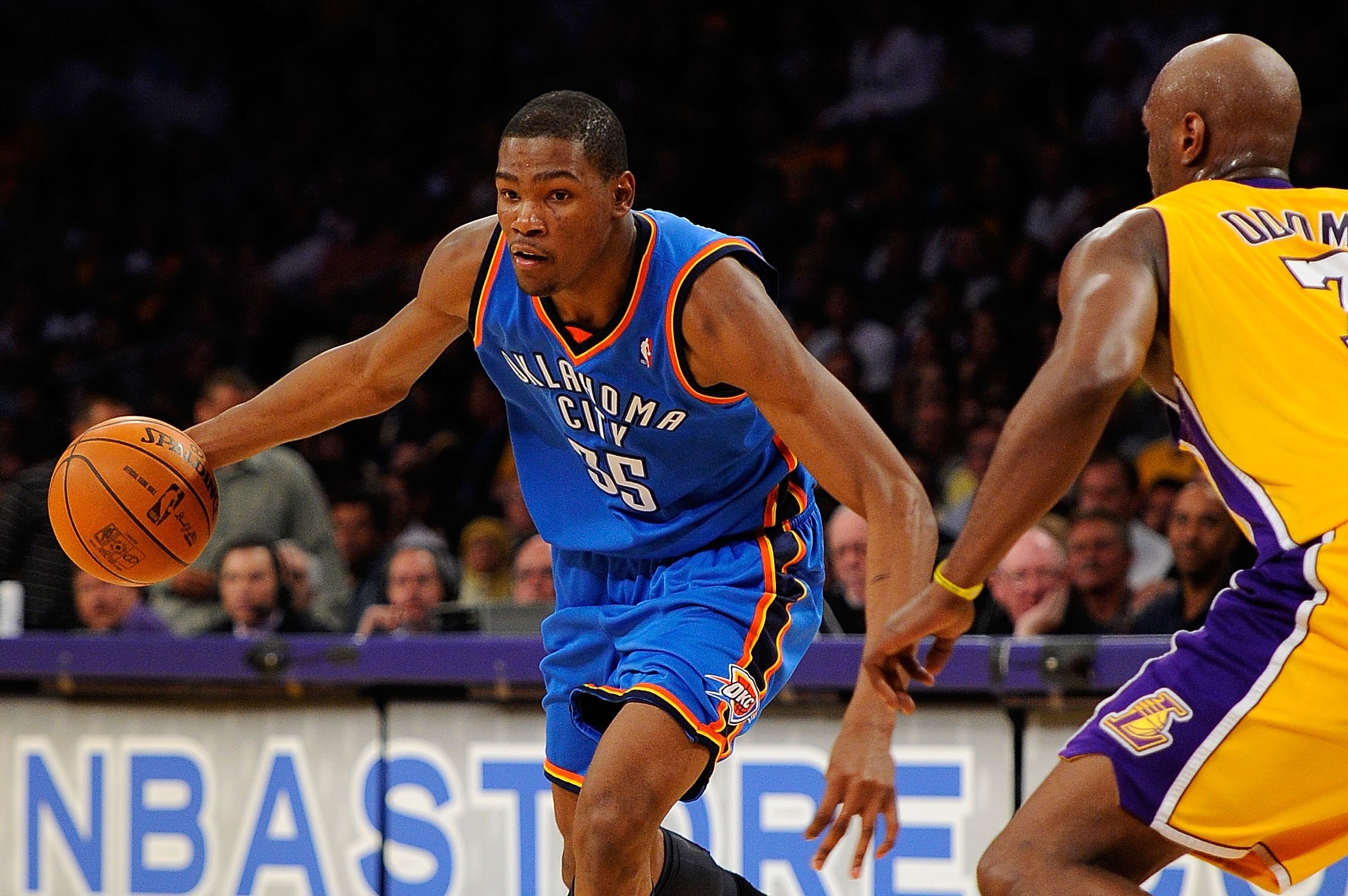LOS ANGELES, CA - APRIL 27:  Kevin Durant #35 of the Oklahoma City Thunder drives on Lamar Odom #7 of the Los Angeles Lakers during Game Five of the Western Conference Quarterfinals of the 2010 NBA Playoffs at Staples Center on April 27, 2010 in Los Angel