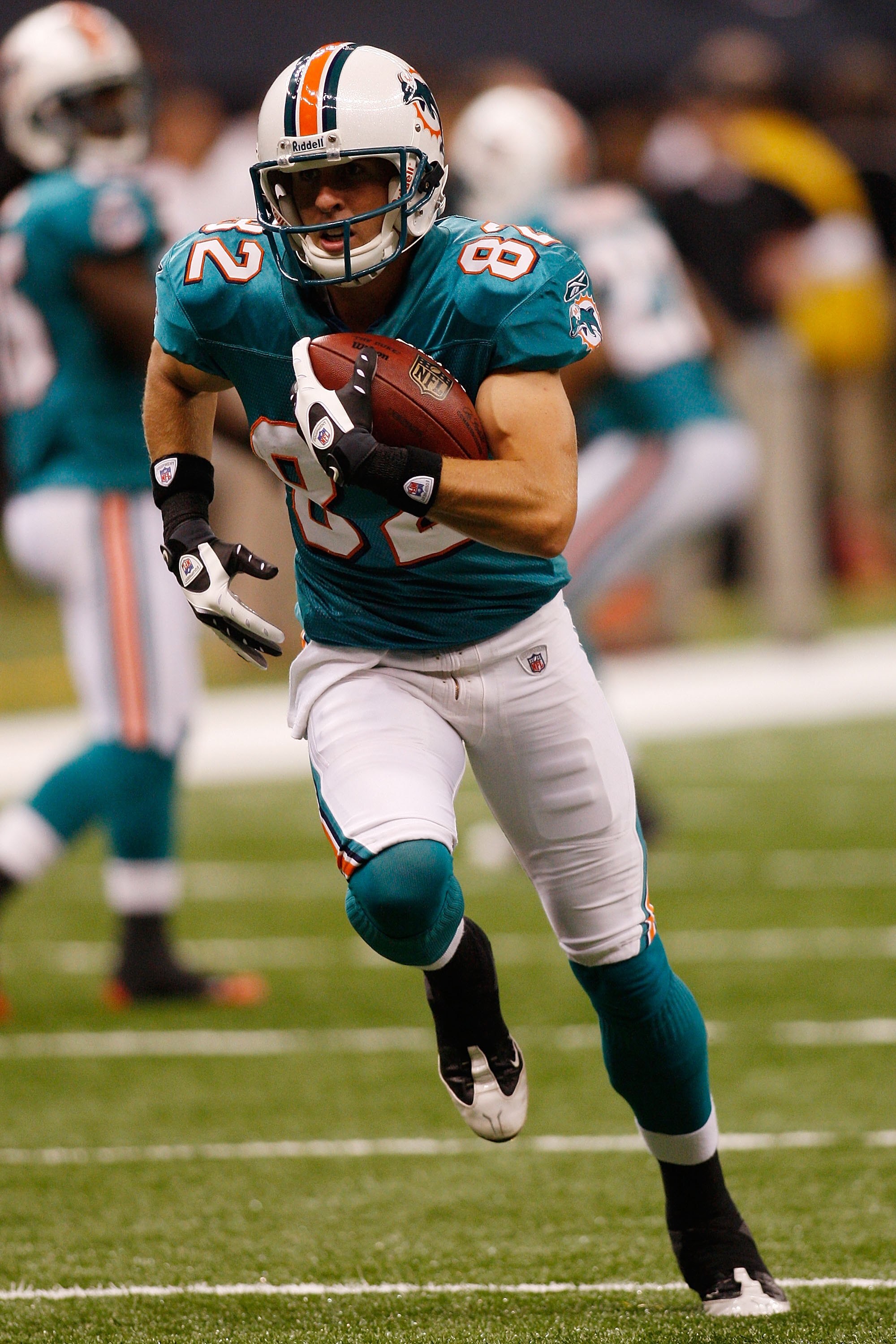 NEW ORLEANS - SEPTEMBER 03:  Brian Hartline #82 of the Miami Dolphins during the pregame against the New Orleans Saints at the Louisiana Superdome on September 3, 2009 in New Orleans, Louisiana.  (Photo by Chris Graythen/Getty Images)