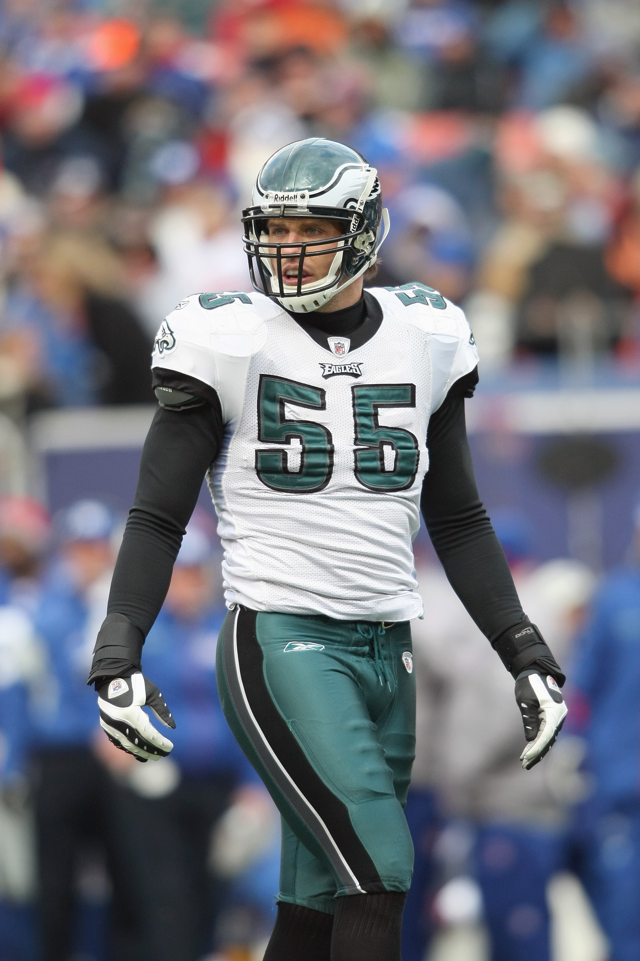 EAST RUTHERFORD, NJ - DECEMBER 7:  Stewart Bradley #55 of the Philadelphia Eagles walks on the field against the New York Giants at Giants Stadium on December 7, 2008 in East Rutherford, New Jersey. (Photo by Nick Laham/Getty Images)