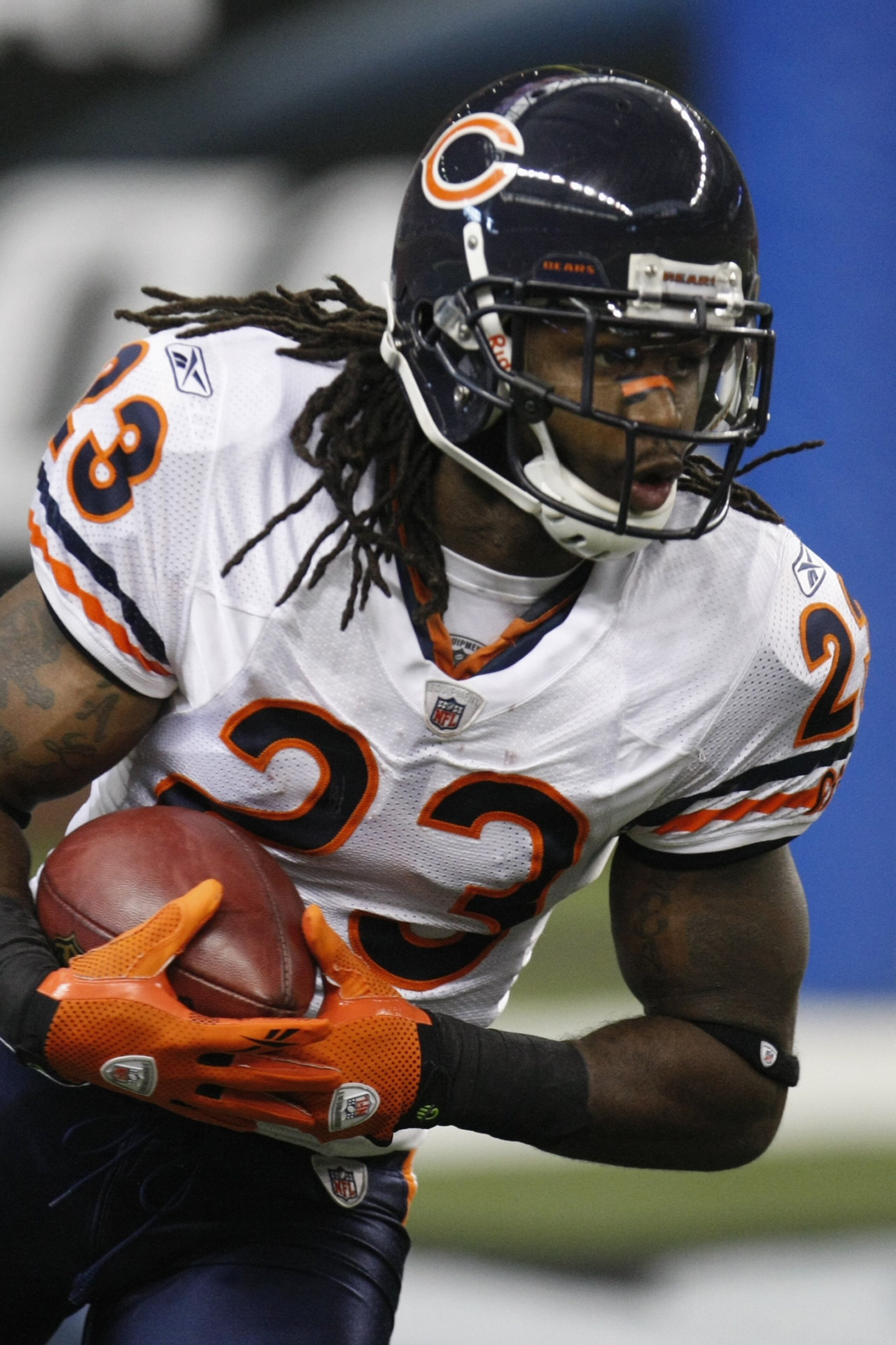 DETROIT - JANUARY 3:  Devin Hester #23 of the Chicago Bears carries the ball during the game against the Detroit Lions on January 3, 2010 at Ford Field in Detroit, Michigan. (Photo by Gregory Shamus/Getty Images)