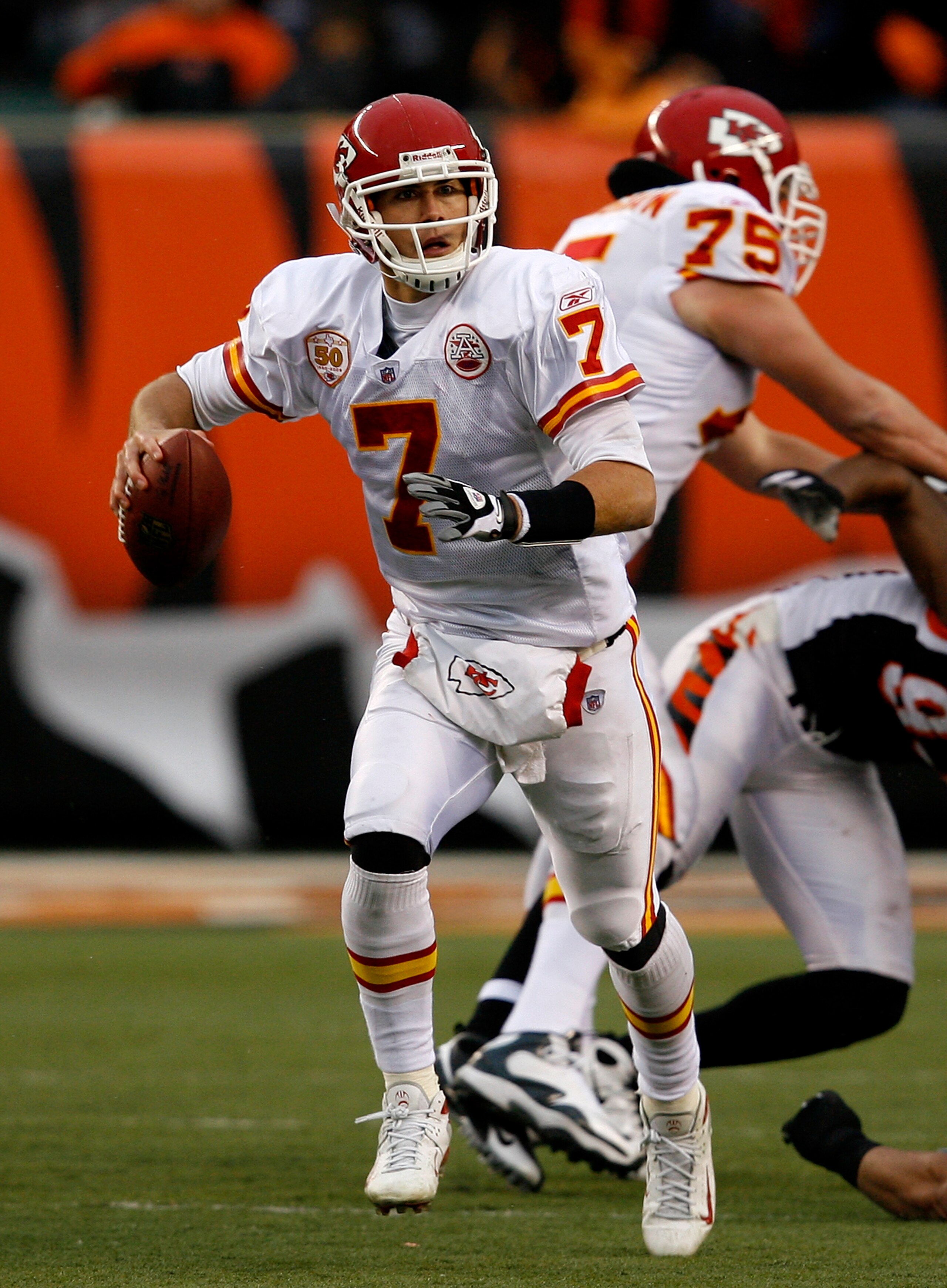 CINCINNATI - DECEMBER 27: Matt Cassel #7 of the Kansas City Chiefs against the Cincinnati Bengals in their NFL game at Paul Brown Stadium December 27, 2009 in Cincinnati, Ohio.    (Photo by John Sommers II/Getty Images)