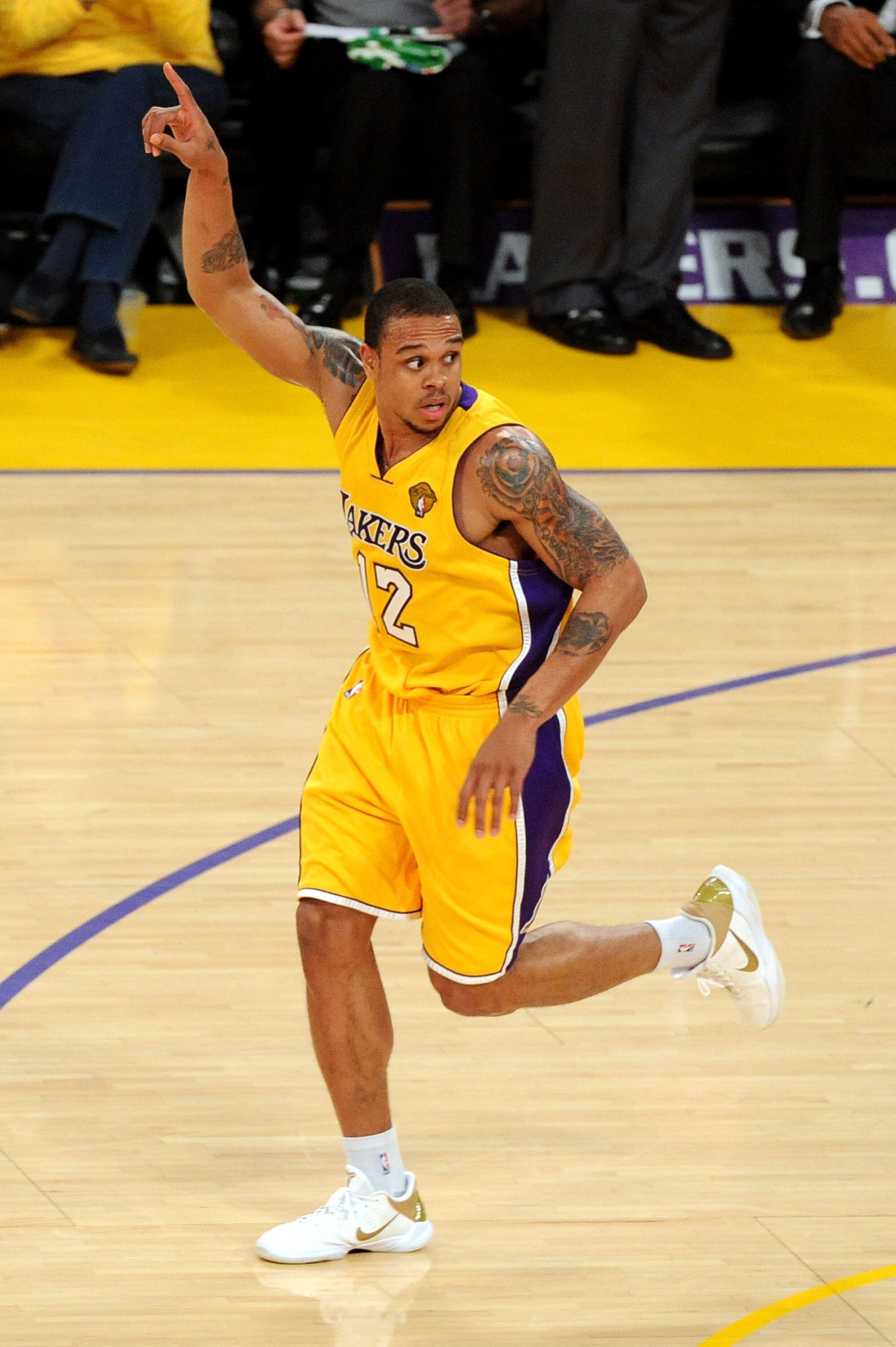 LOS ANGELES, CA - JUNE 15:  Shannon Brown #12 of the Los Angeles Lakers reacts in the second half of Game Six of the 2010 NBA Finals against the Boston Celtics at Staples Center on June 15, 2010 in Los Angeles, California.  NOTE TO USER: User expressly ac