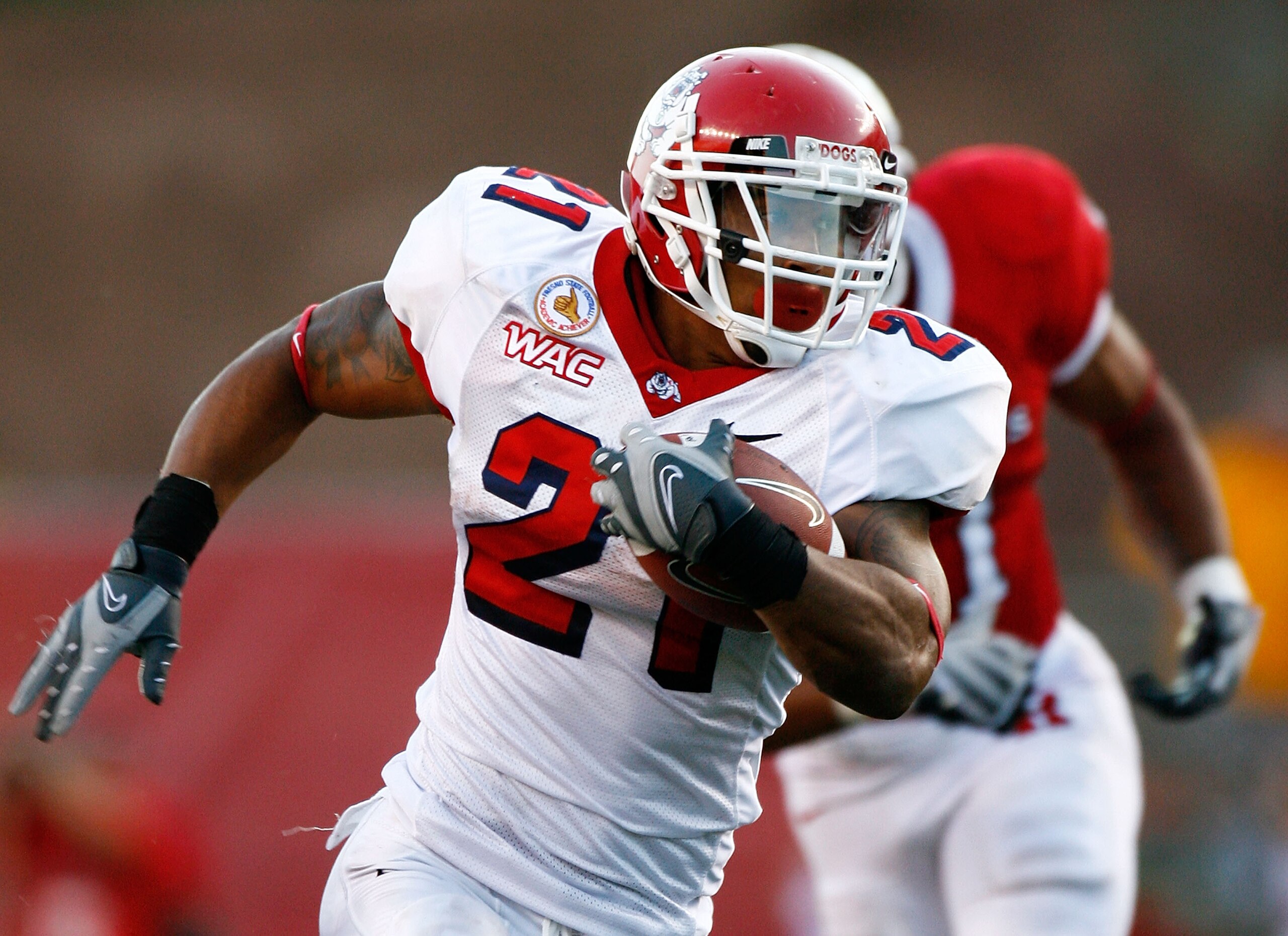 PISCATAWAY, NJ - SEPTEMBER 01: Running back Ryan Mathews #21 of the Fresno State Bulldogs runs upfield in the second half against the Rutgers Scarlet Knights at Rutgers Stadium on September 1, 2008 in Piscataway, New Jersey. Fresno State won 24-7. (Phot PISCATAWAY, NJ - SEPTEMBER 01: Running back Ryan Mathews #21 of the Fresno State Bulldogs runs upfield in the second half against the Rutgers Scarlet Knights at Rutgers Stadium on September 1, 2008 in Piscataway, New Jersey. Fresno State won 24-7. (Phot