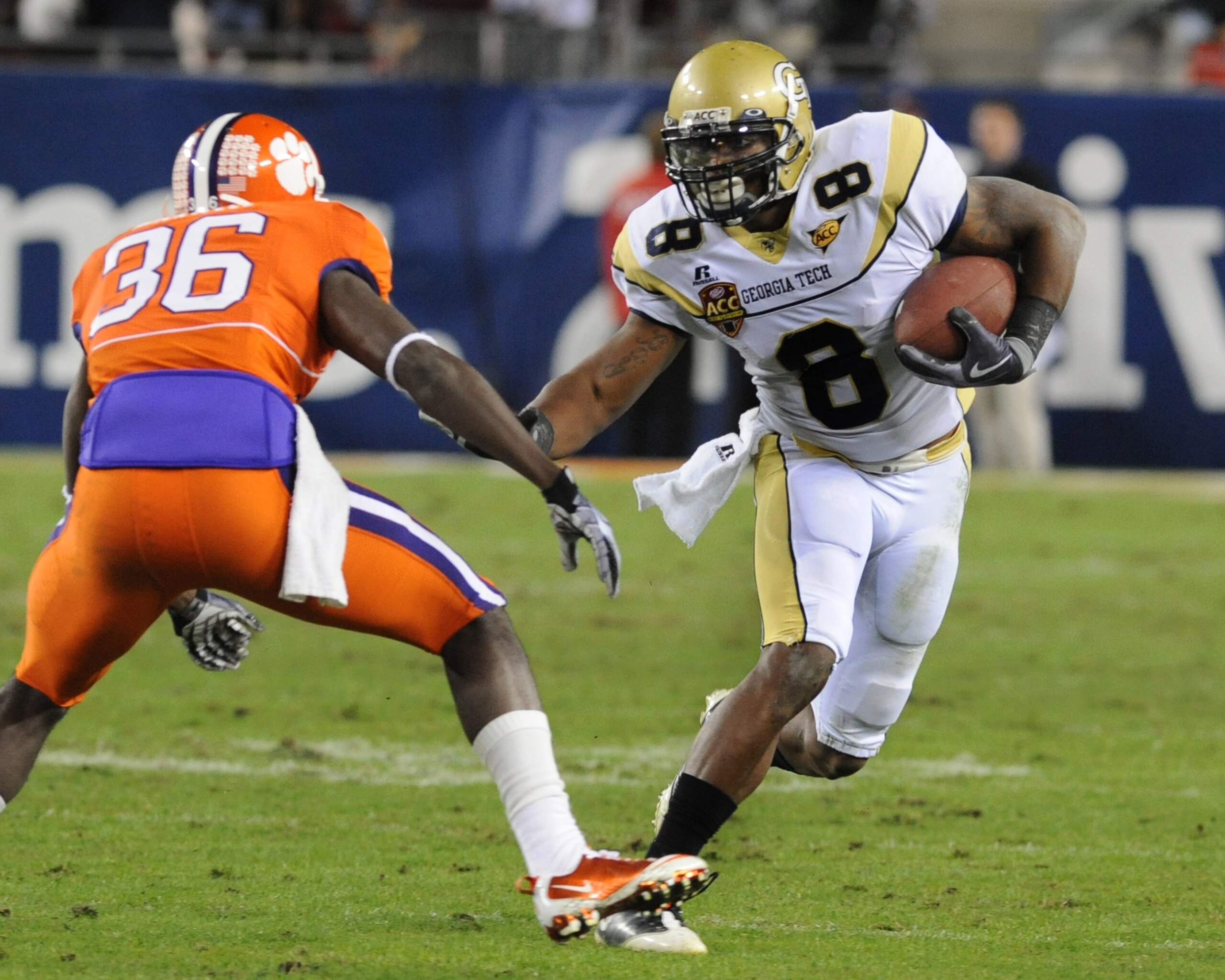 TAMPA, FL - NOVEMBER 28:  Wide receiver Demaryius Thomas #8 of the Georgia Tech Yellow Jackets rushes upfield against the Clemson Tigers in the 2009 ACC Football Championship Game at Raymond James Stadium on December 5, 2009 in Tampa, Florida.  (Photo by