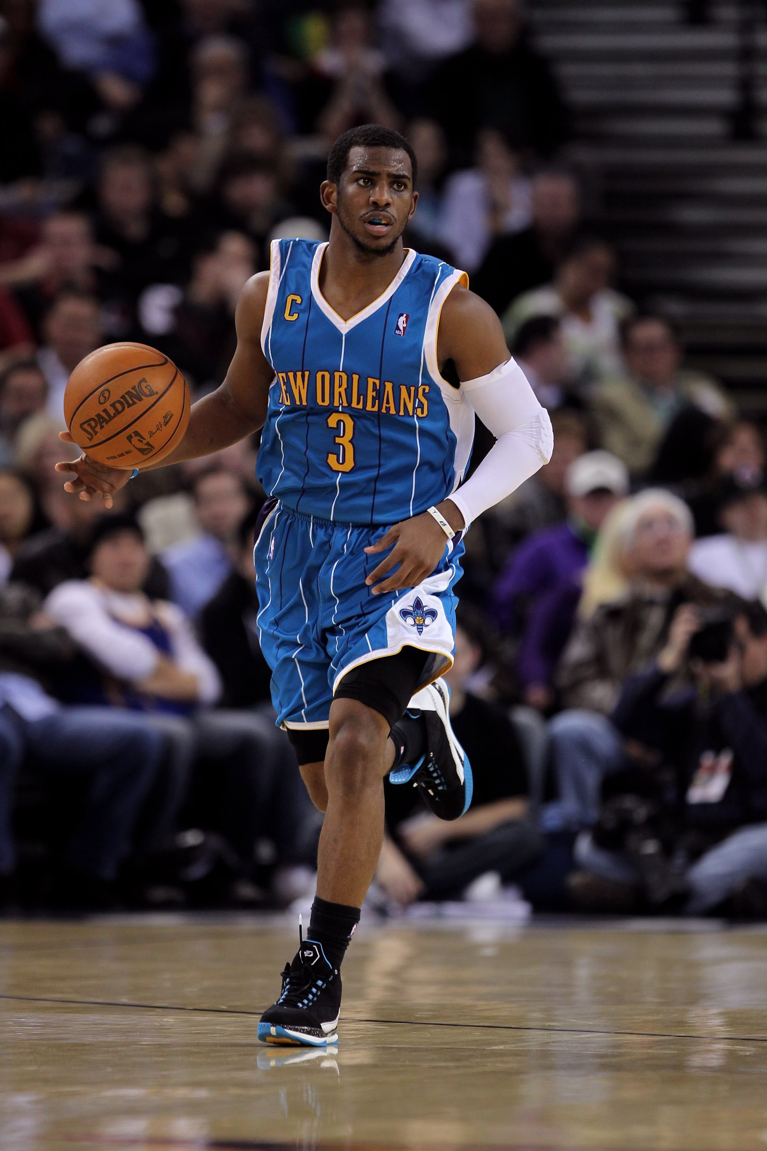 OAKLAND, CA - JANUARY 27: Chris Paul #3 of the New Orleans Hornets in action during their game against the Golden State Warriors at Oracle Arena on January 27, 2010 in Oakland, California. NOTE TO USER: User expressly acknowledges and agrees that, by do OAKLAND, CA - JANUARY 27: Chris Paul #3 of the New Orleans Hornets in action during their game against the Golden State Warriors at Oracle Arena on January 27, 2010 in Oakland, California. NOTE TO USER: User expressly acknowledges and agrees that, by do