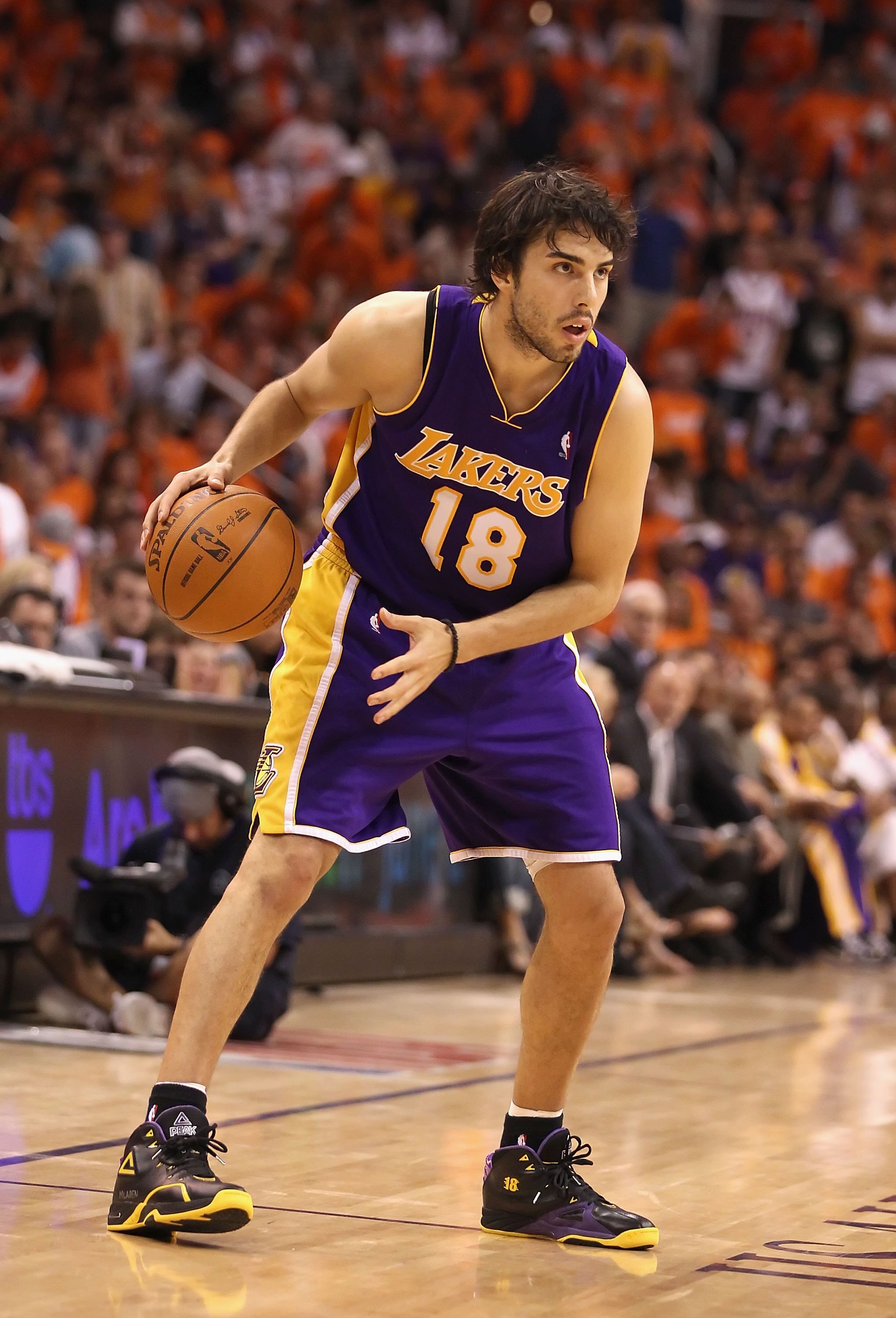 PHOENIX - MAY 29:  Sasha Vujacic #18 of the Los Angeles Lakers handles the ball during Game Six of the Western Conference finals of the 2010 NBA Playoffs against the Phoenix Suns at US Airways Center on May 29, 2010 in Phoenix, Arizona. The Lakers defeate