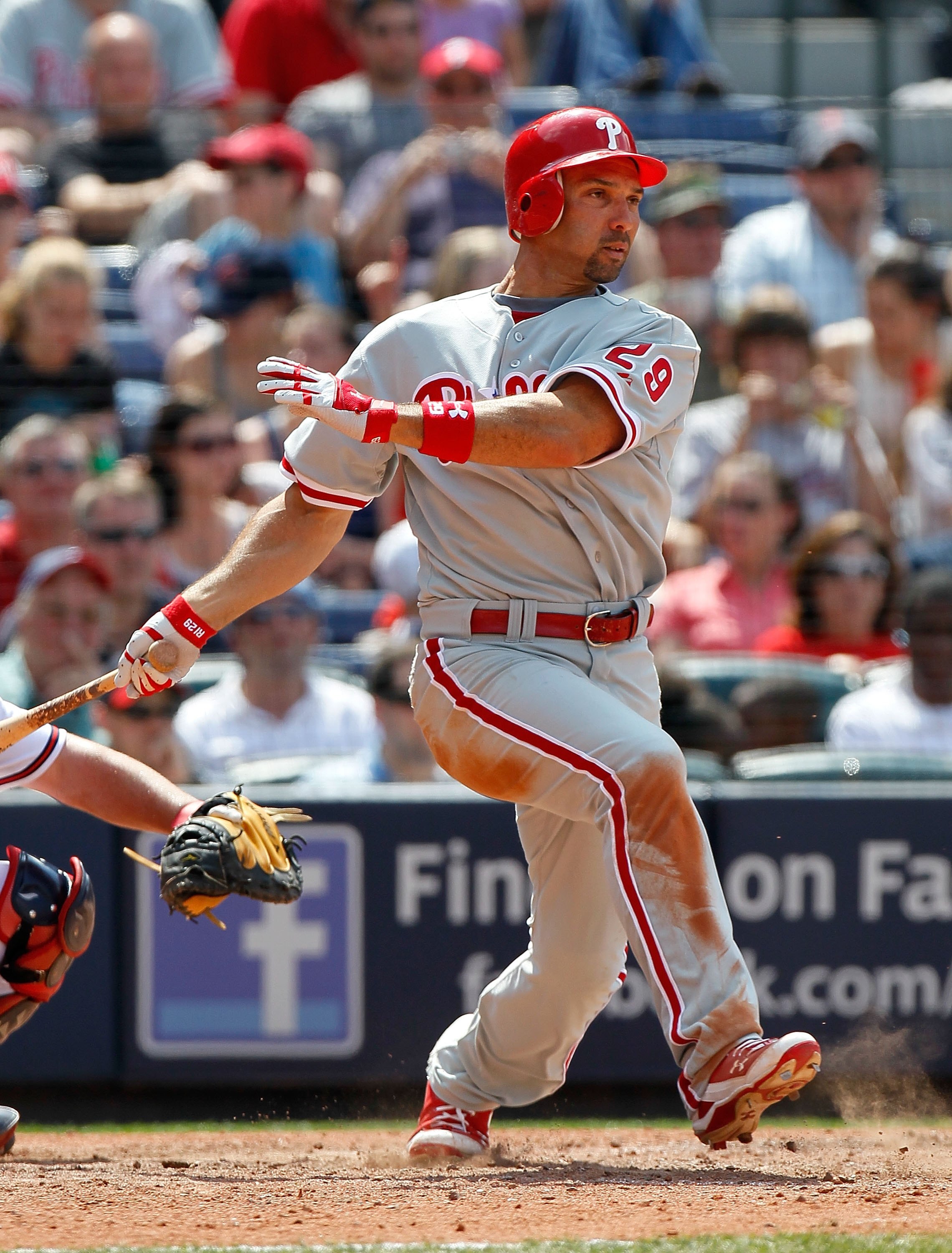 ATLANTA - MAY 31:  Raul Ibanez #29 of the Philadelphia Phillies against the Atlanta Braves at Turner Field on May 31, 2010 in Atlanta, Georgia.  (Photo by Kevin C. Cox/Getty Images)