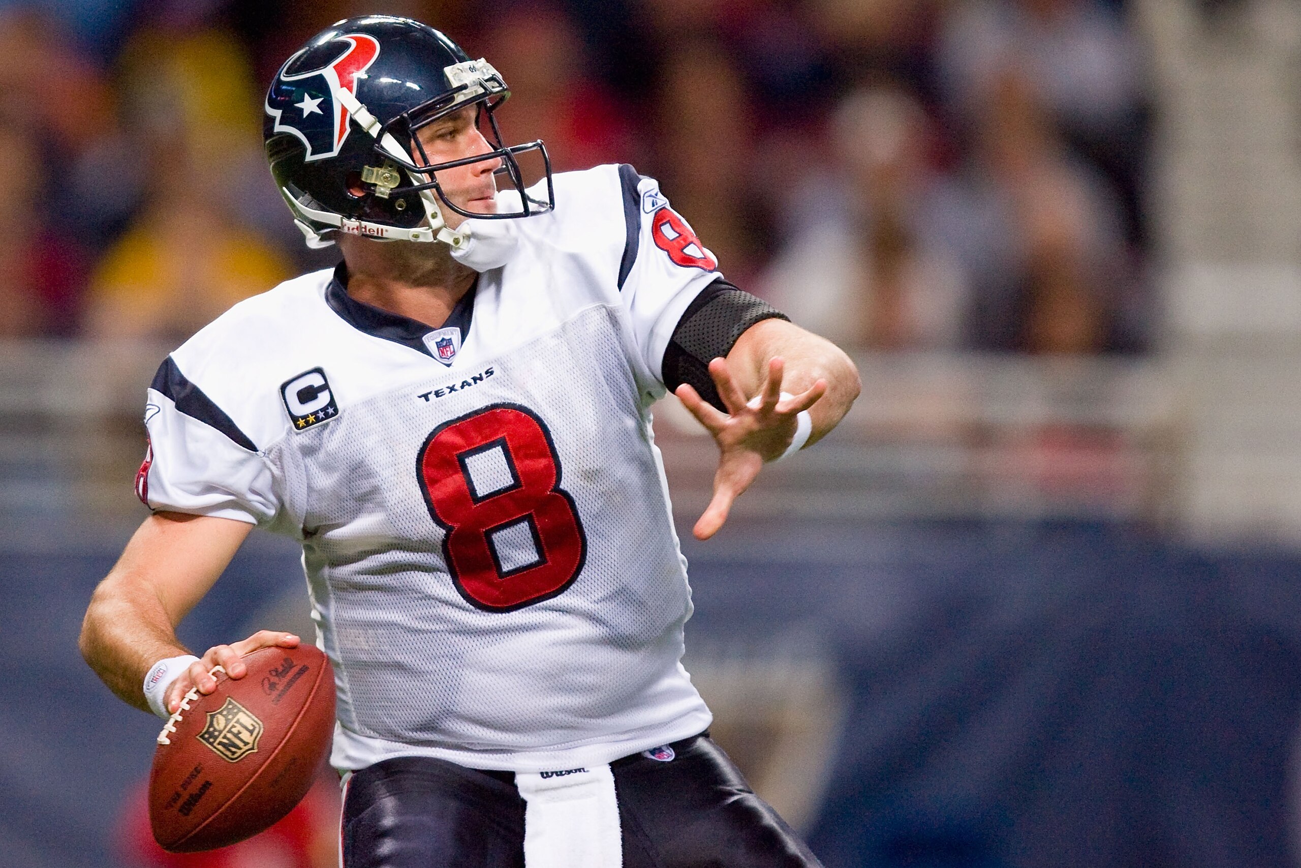ST. LOUIS - DECEMBER 20: Matt Schaub #8 of the Houston Texans looks to pass against the St. Louis Rams at the Edward Jones Dome on December 20, 2009 in St. Louis, Missouri.  The Texans beat the Rams 16-13.  (Photo by Dilip Vishwanat/Getty Images)