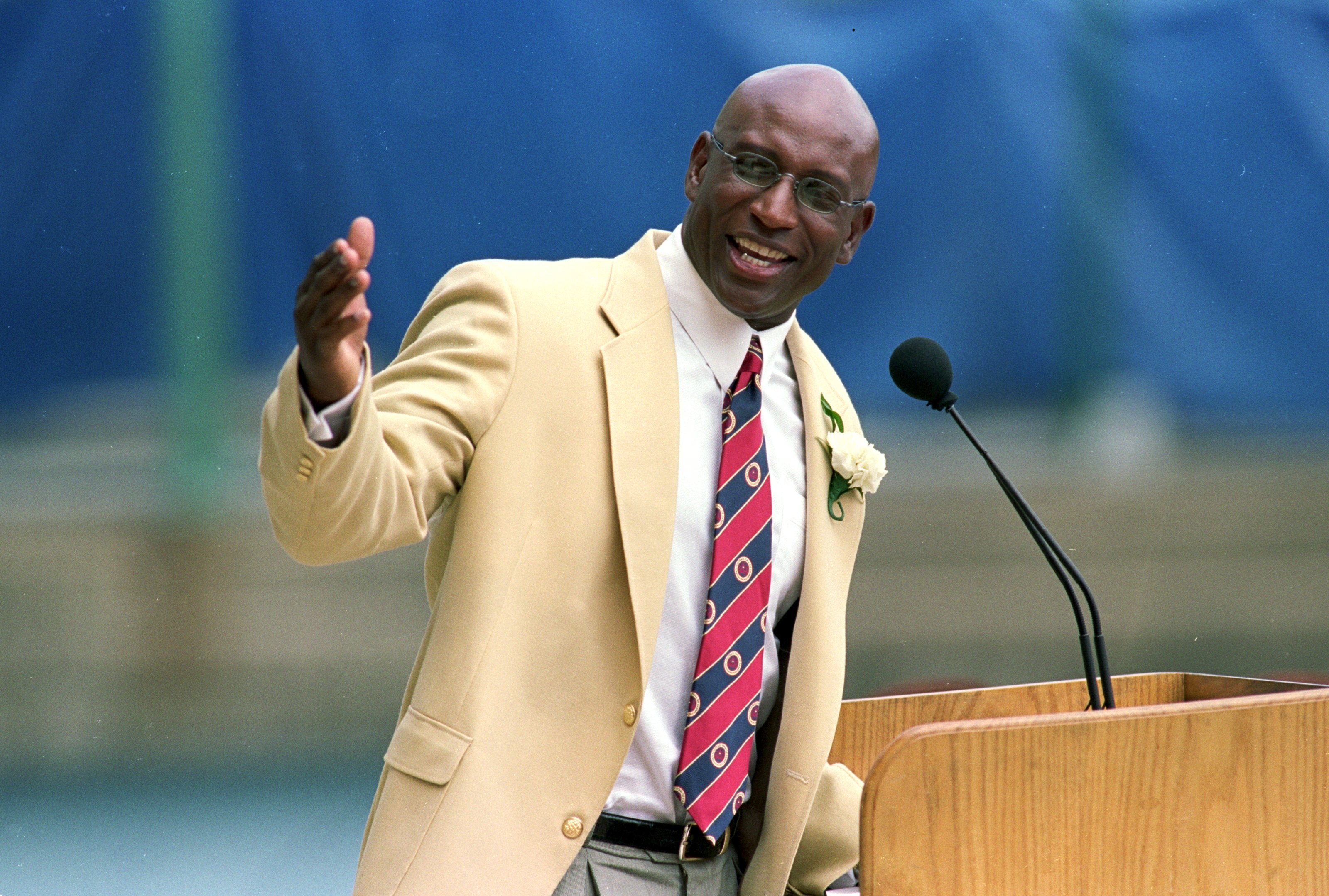 7 Aug 1999: Eric Dickerson talks to the press during his induction into the Pro Football Hall of Fame in Canton, Ohio.