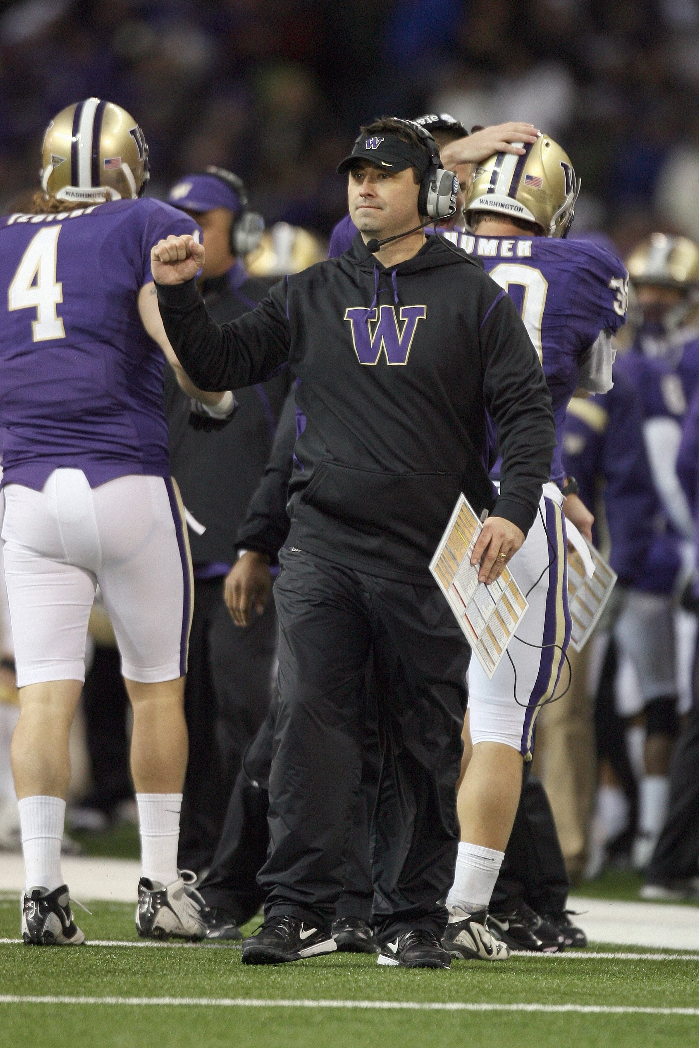 SEATTLE - DECEMBER 05:  Head coach Steve Sarkisian of the Washington Huskies motions from the sidelines during the game against the California Bears on December 5, 2009 at Husky Stadium in Seattle, Washington. The Huskies defeated the Bears 42-10. (Photo 