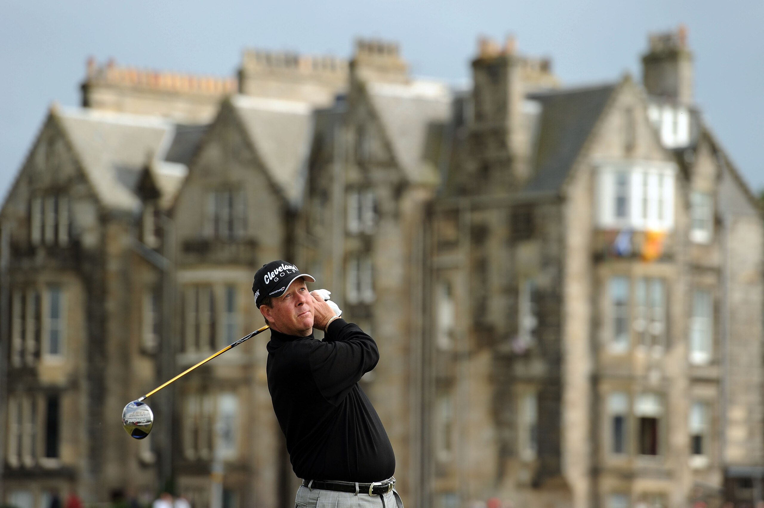 ST ANDREWS, SCOTLAND - JULY 15:  Glen Day of the USA tees off on the 2nd hole during the first round of the 139th Open Championship on the Old Course, St Andrews on July 15, 2010 in St Andrews, Scotland.  (Photo by Harry How/Getty Images)
