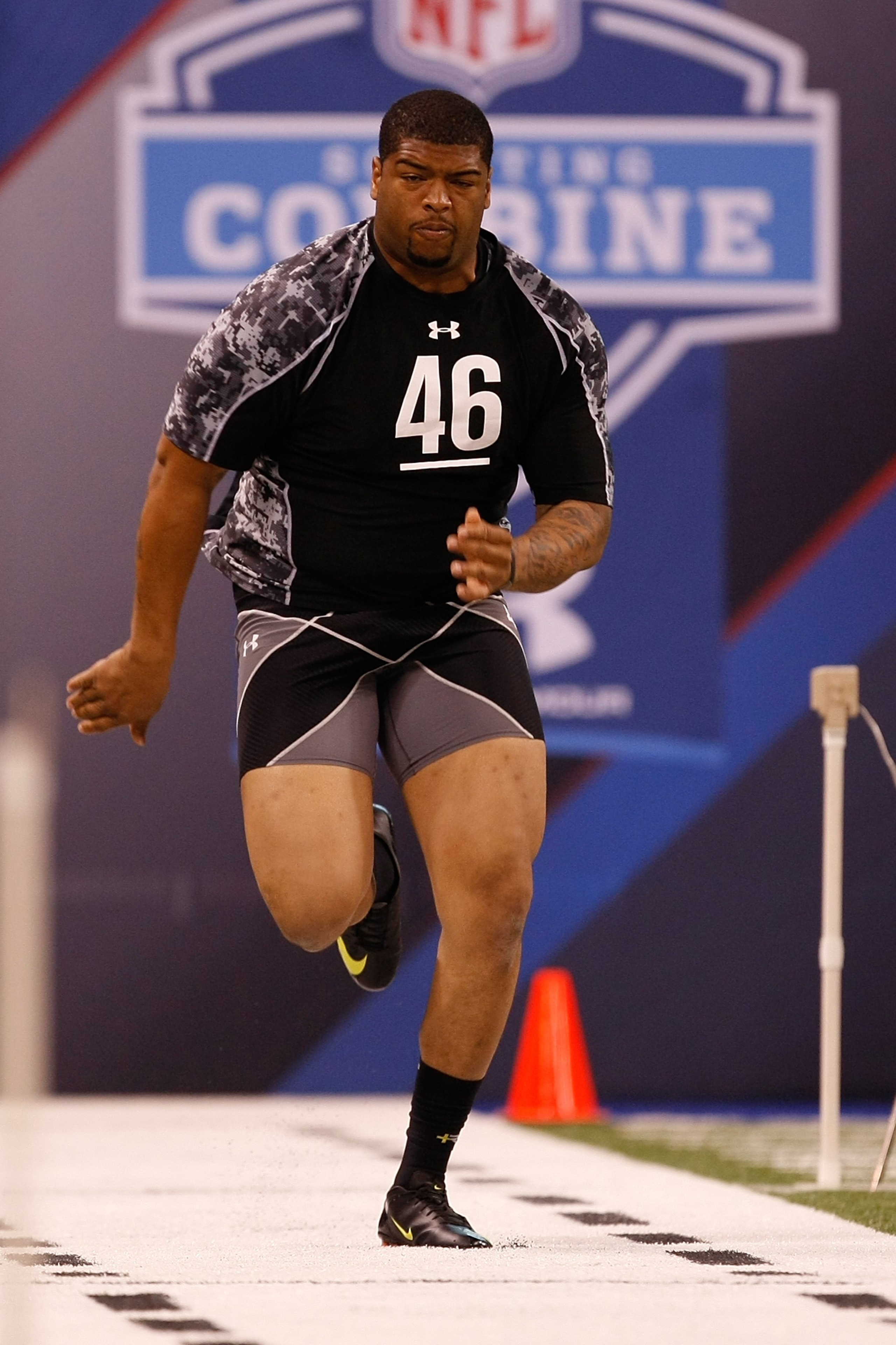 INDIANAPOLIS, IN - FEBRUARY 27: Offensive lineman Trent Williams of Oklahoma runs the 40 yard dash during the NFL Scouting Combine presented by Under Armour at Lucas Oil Stadium on February 27, 2010 in Indianapolis, Indiana. (Photo by Scott Boehm/Getty Im