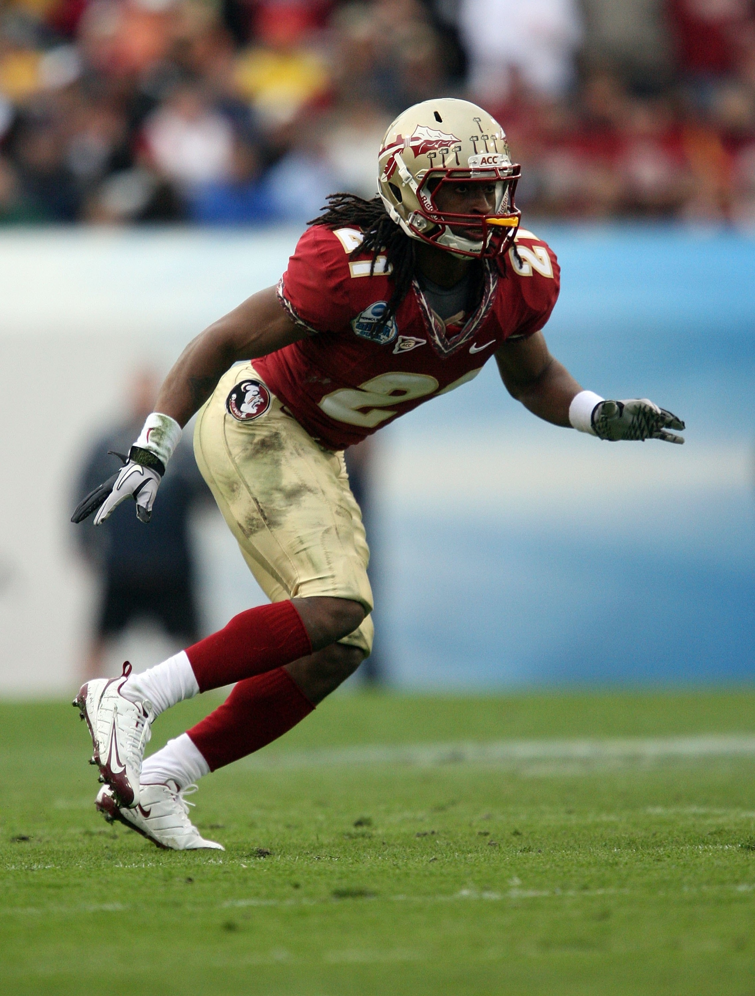 JACKSONVILLE, FL - JANUARY 01:  Cornerback Patrick Robinson #21 of the Florida State Seminoles drops back into coverage against the West Virginia Mountaineers during the Konica Minolta Gator Bowl on January 1, 2010 at Jacksonville Municipal Stadium in Jac