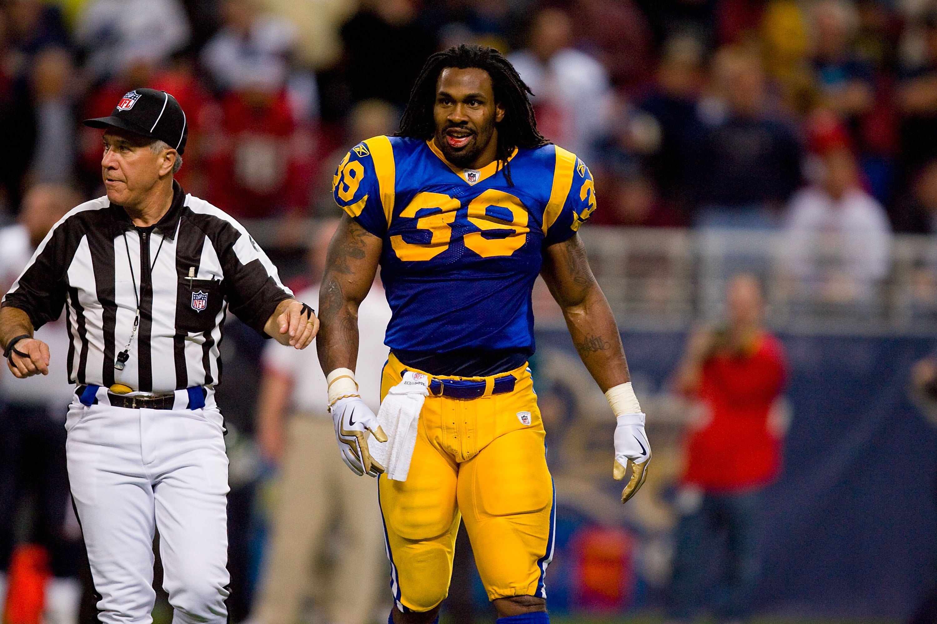 ST. LOUIS - DECEMBER 20:  Steven Jackson #39 of the St. Louis Rams looks on during the game against the Houston Texans at Edward Jones Dome on December 20, 2009 in St. Louis, Missouri.  (Photo by Dilip Vishwanat/Getty Images)