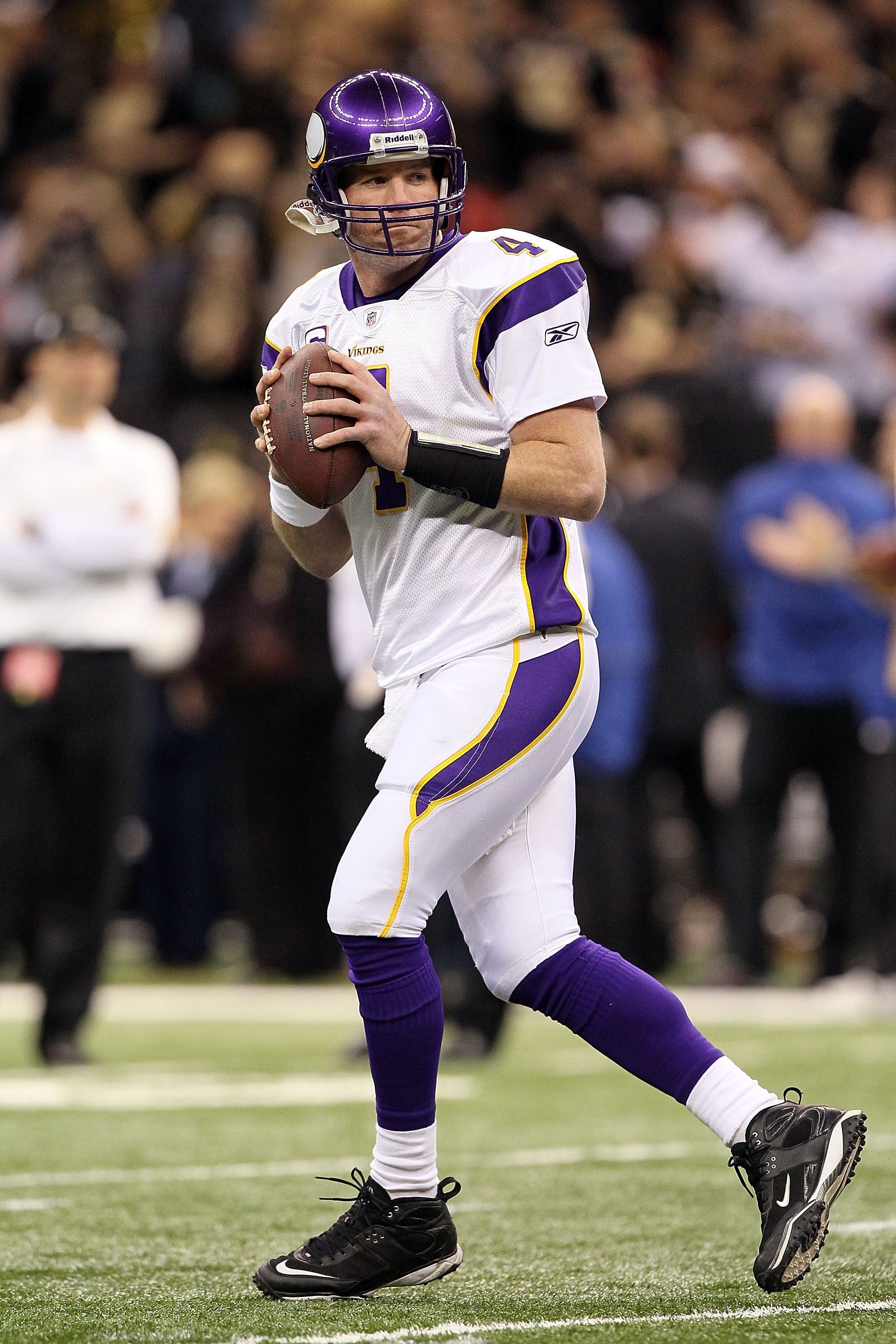 NEW ORLEANS - JANUARY 24:  Brett Favre #4 of the Minnesota Vikings warms up against the New Orleans Saints during the NFC Championship Game at the Louisiana Superdome on January 24, 2010 in New Orleans, Louisiana. The Saints won 31-28 in overtime.  (Photo