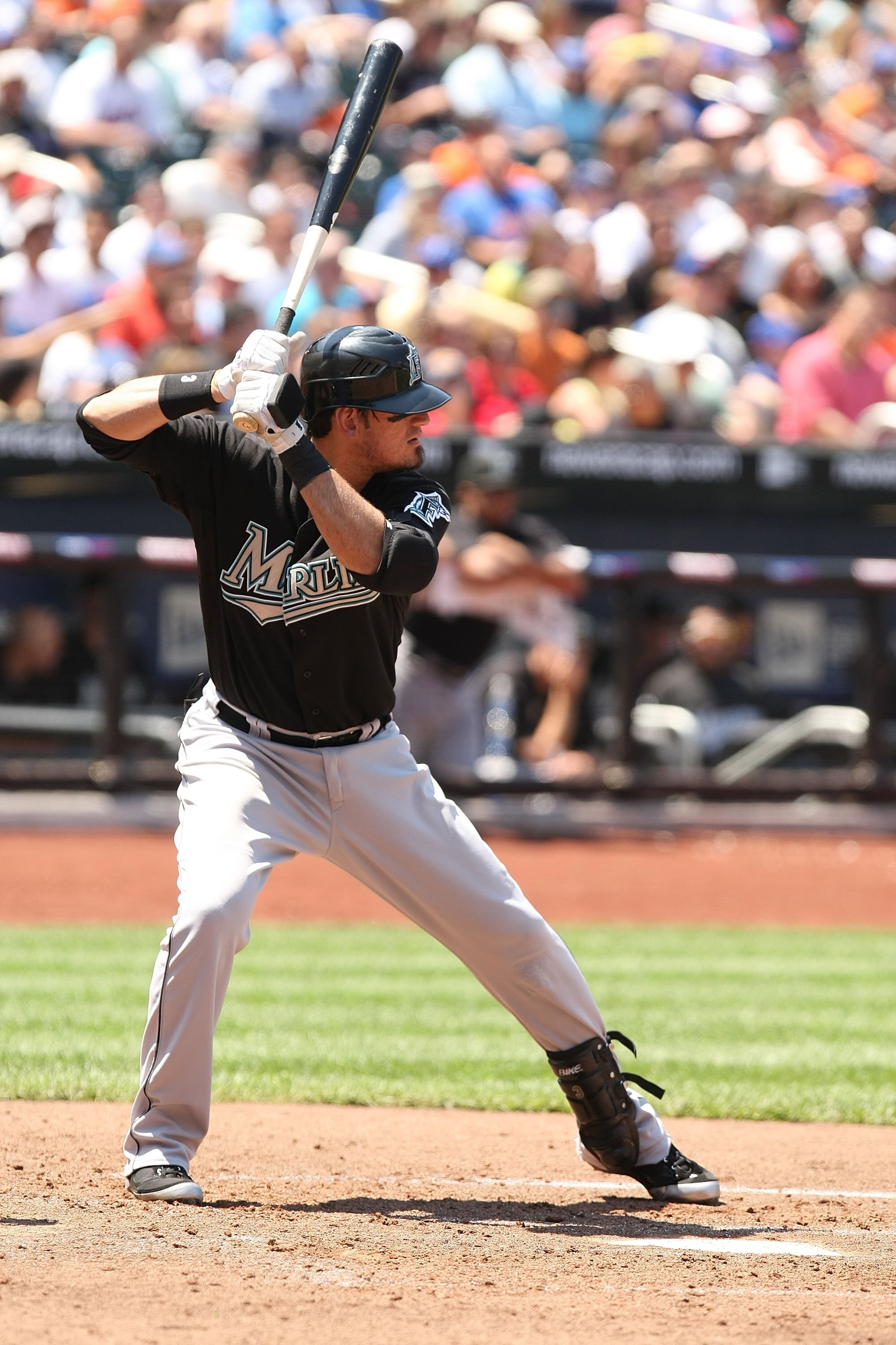 NEW YORK - MAY 31:  Jorge Cantu #3 of the Florida Marlins in action against the New York Mets during their game on May 31, 2009 at Citi Field in the Flushing neighborhood of the Queens borough of New York City.  (Photo by Al Bello/Getty Images)