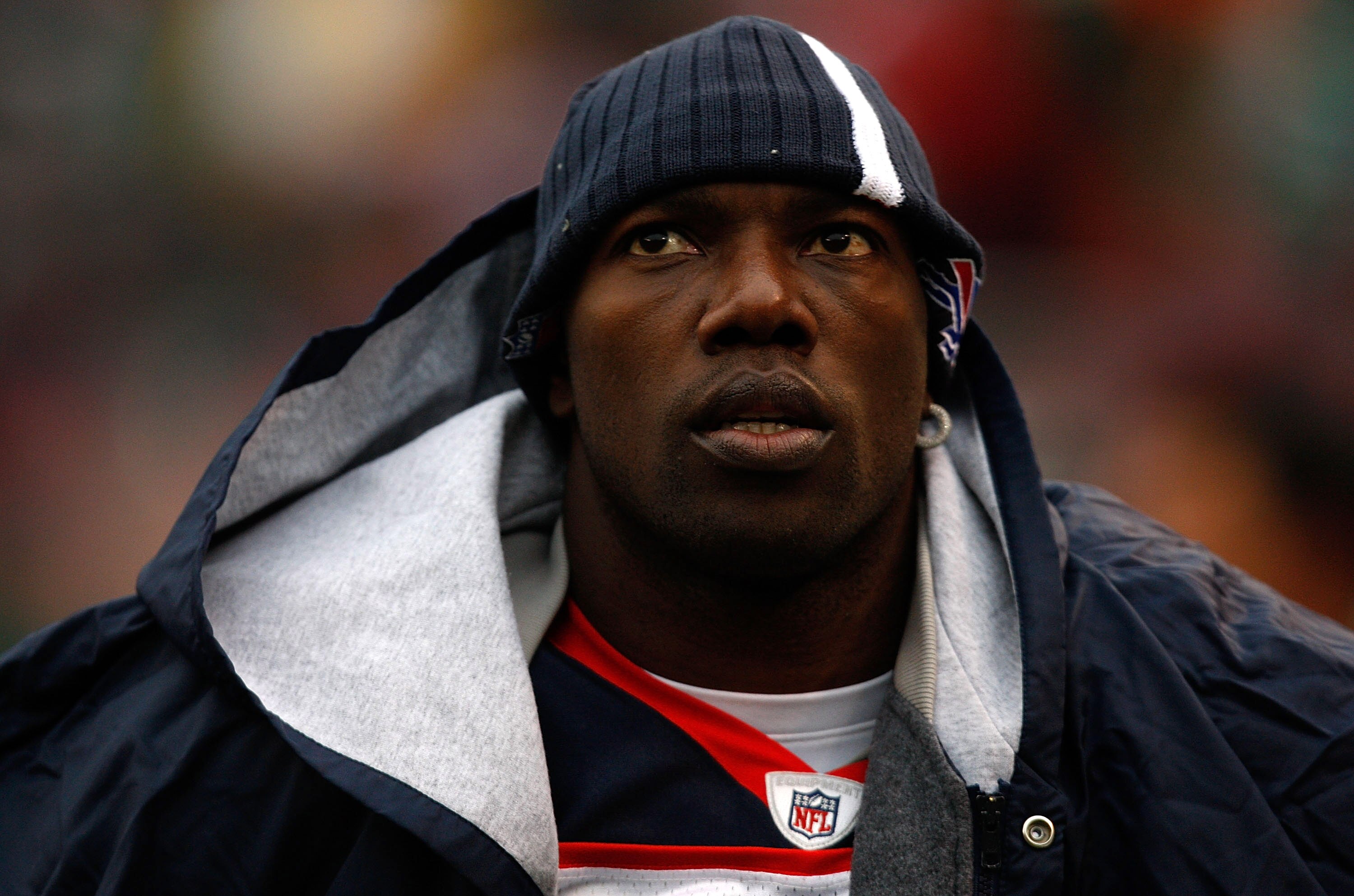 EAST RUTHERFORD, NJ - OCTOBER 18: Terrell Owens #81 of the Buffalo Bills stands on the sideline during the game against the New York Jets on October 18, 2009 at Giants Stadium in East Rutherford, New Jersey. (Photo by Jared Wickerham/Getty Images)