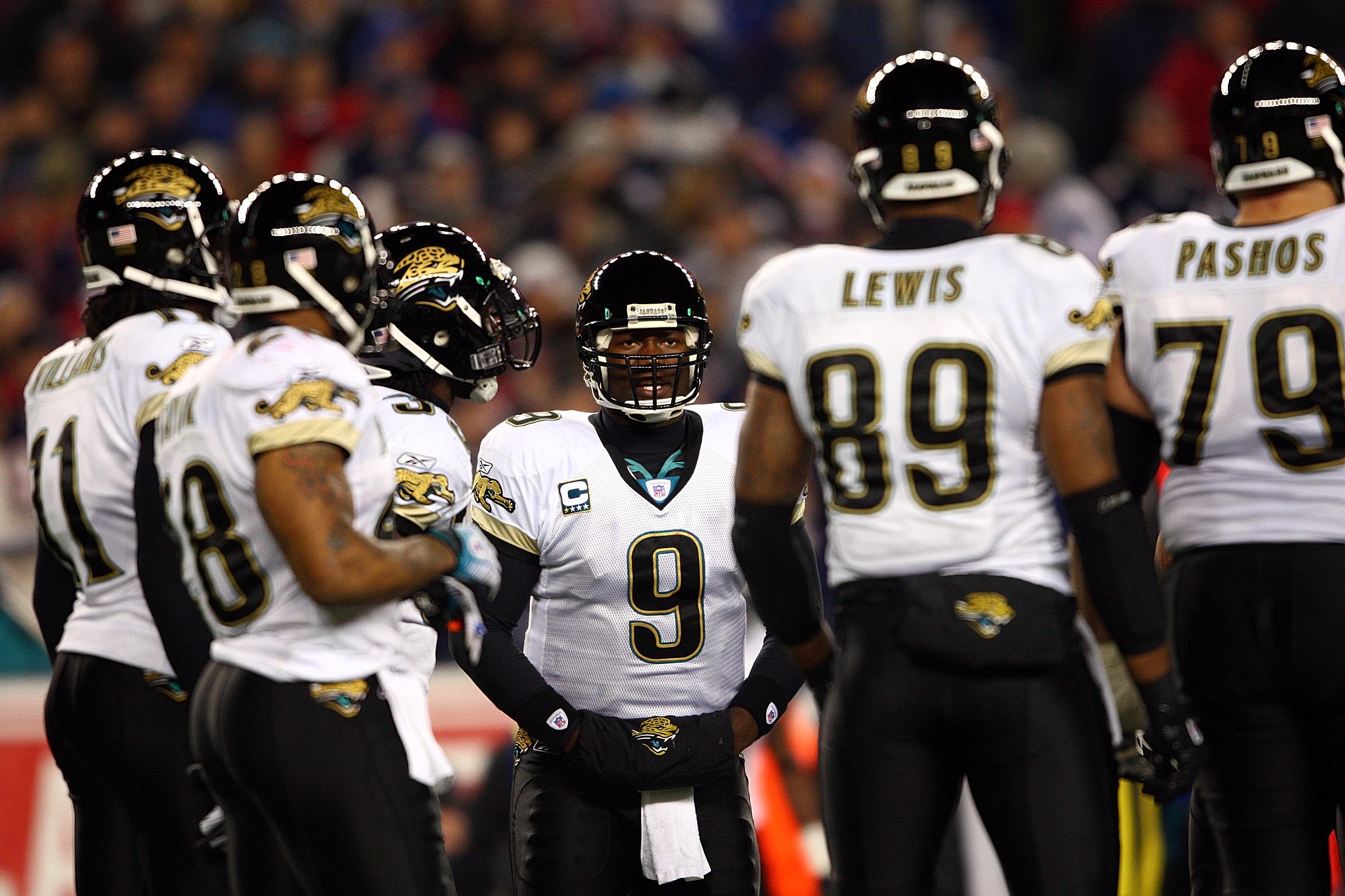 FOXBOROUGH, MA - JANUARY 12:  David Garrard #9 of the Jacksonville Jaguars stands in the huddle against the New England Patriots during the AFC Divisional playoff game at Gillette Stadium game on January 12, 2008 in Foxboro, Massachusetts.  (Photo by Elsa