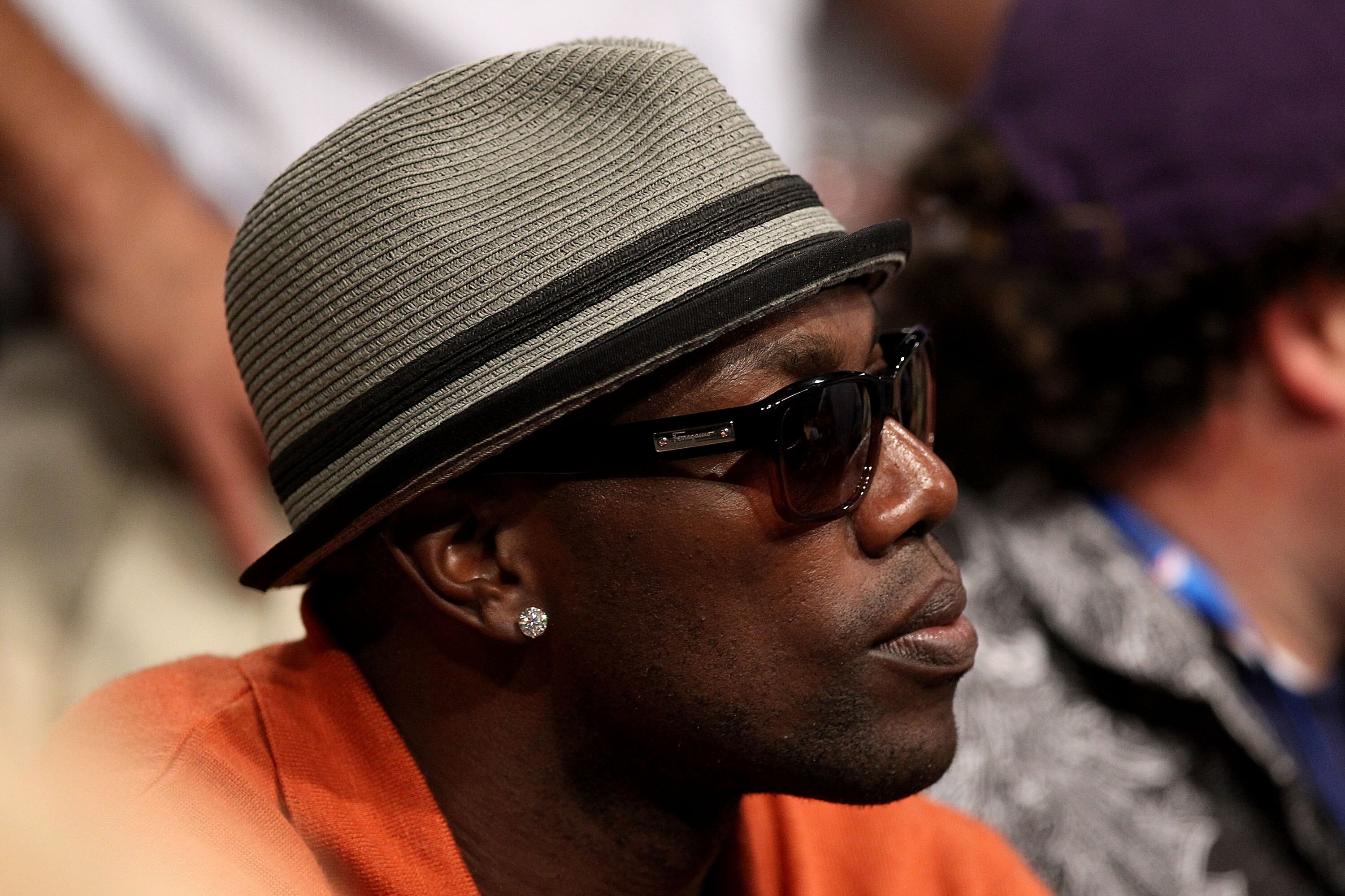 LOS ANGELES, CA - JUNE 15:  NFL player Terrell Owens sits courtside in Game Six of the 2010 NBA Finals between the Boston Celtics and the Los Angeles Lakers at Staples Center on June 15, 2010 in Los Angeles, California.  NOTE TO USER: User expressly ackno