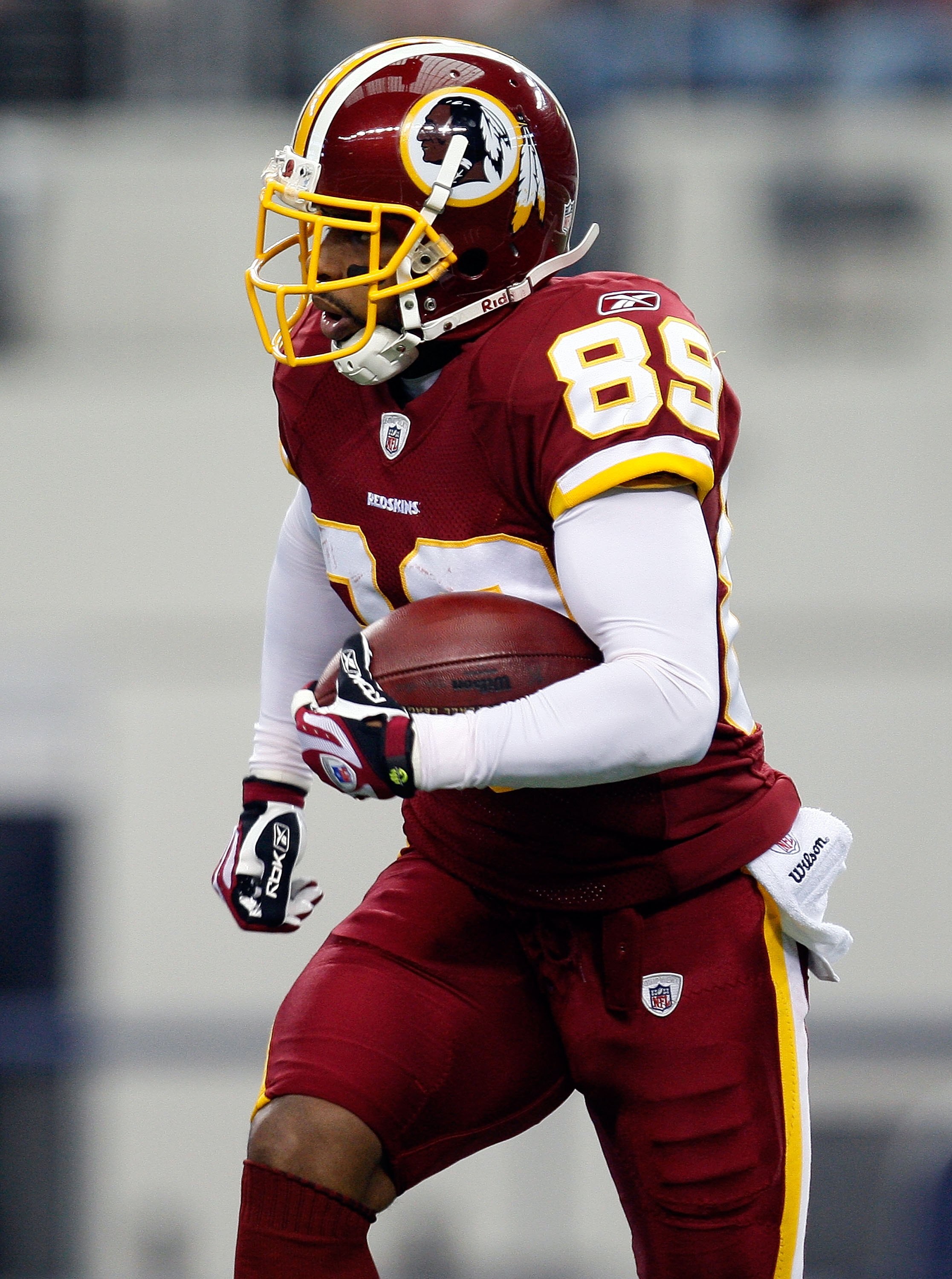 ARLINGTON, TX - NOVEMBER 22:  Wide receiver Santana Moss #89 of the Washington Redskins at Cowboys Stadium on November 22, 2009 in Arlington, Texas.  (Photo by Ronald Martinez/Getty Images)