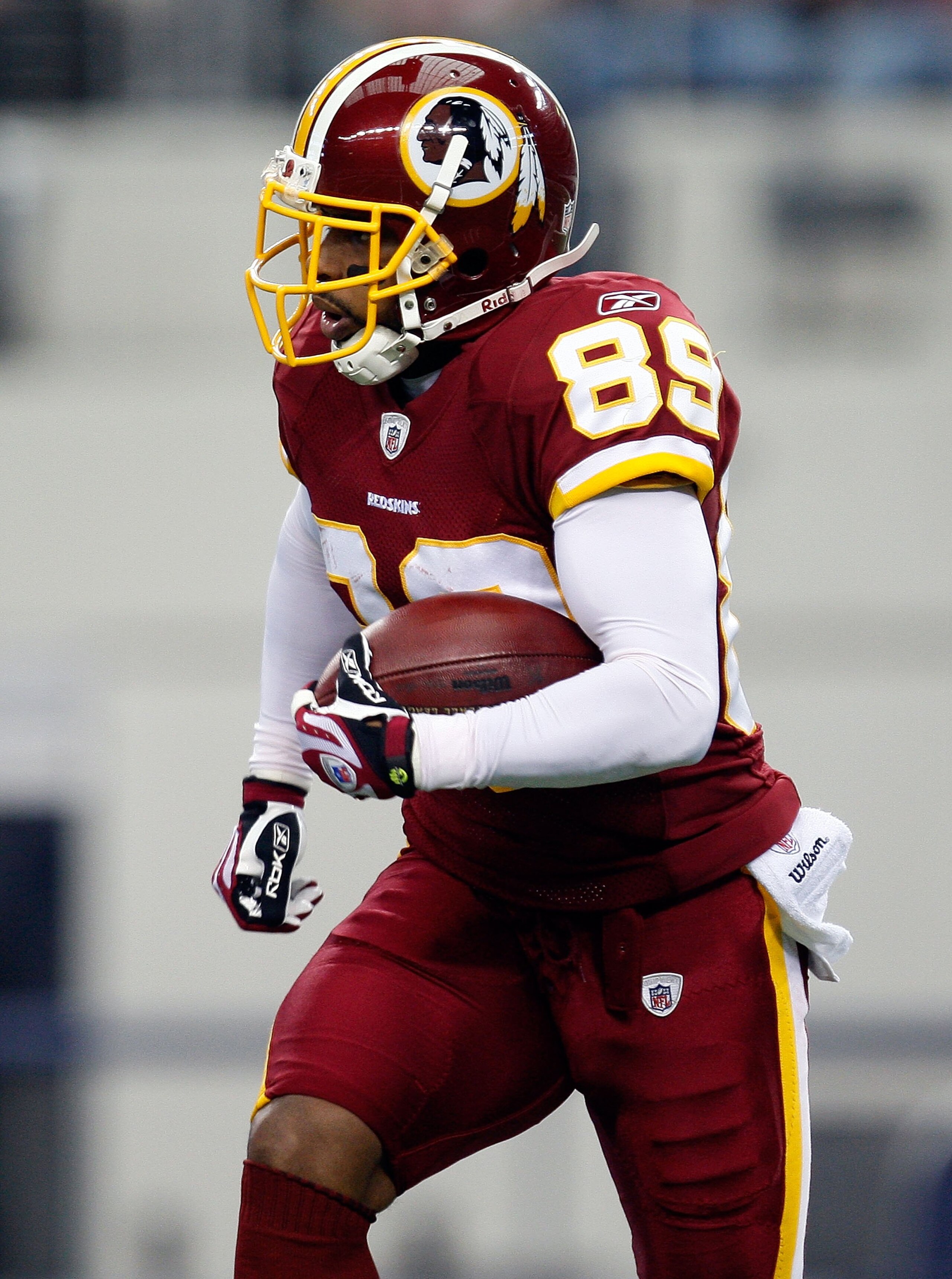 ARLINGTON, TX - NOVEMBER 22:  Wide receiver Santana Moss #89 of the Washington Redskins at Cowboys Stadium on November 22, 2009 in Arlington, Texas.  (Photo by Ronald Martinez/Getty Images)