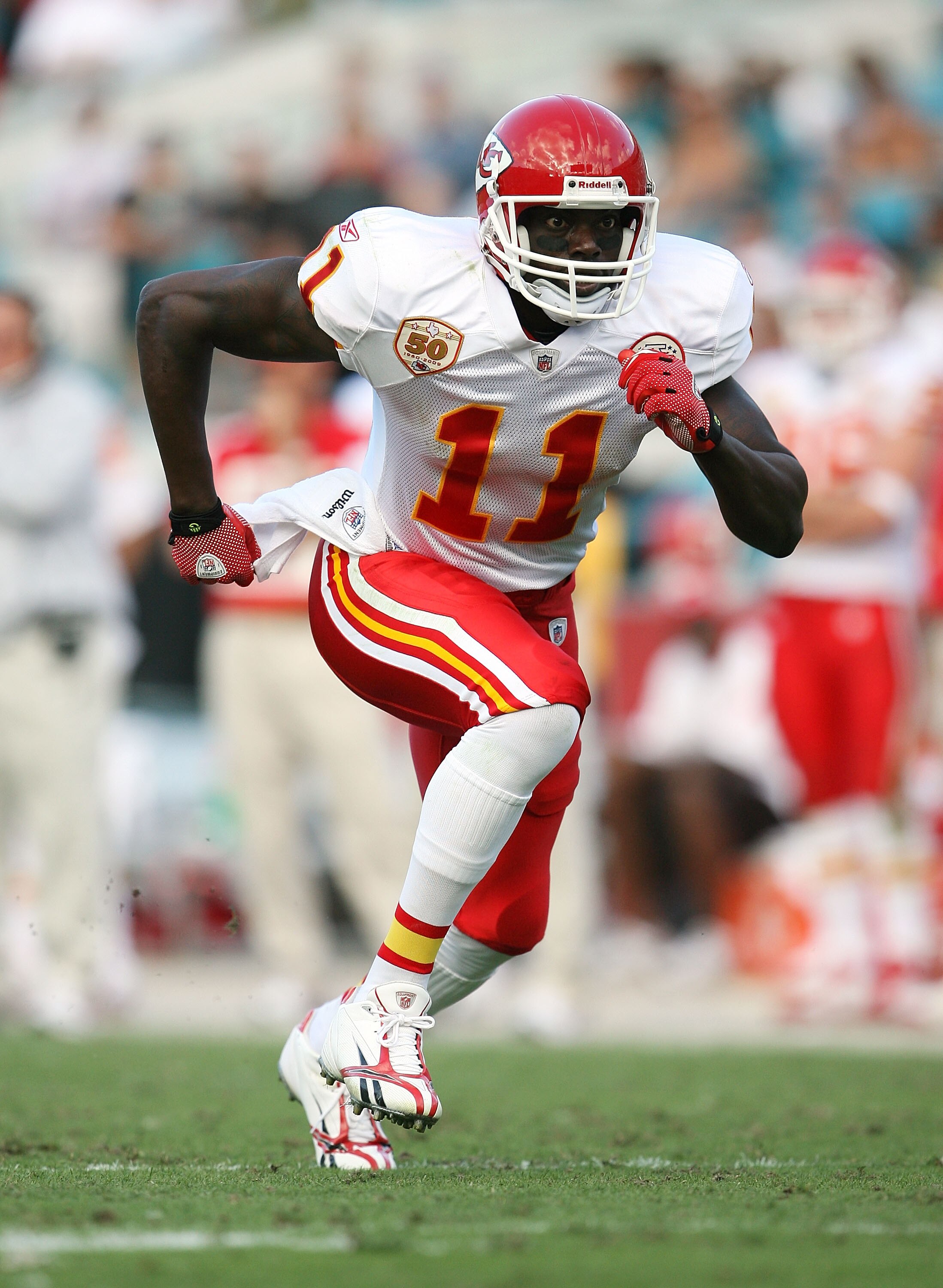 JACKSONVILLE, FL - NOVEMBER 08:  Wide receive Chris Chambers #11 of the Kansas City Chiefs runs a pass pattern while taking on the Jacksonville Jaguars at Jacksonville Municipal Stadium on November 8, 2009 in Jacksonville, Florida. The Jaguars defeated th