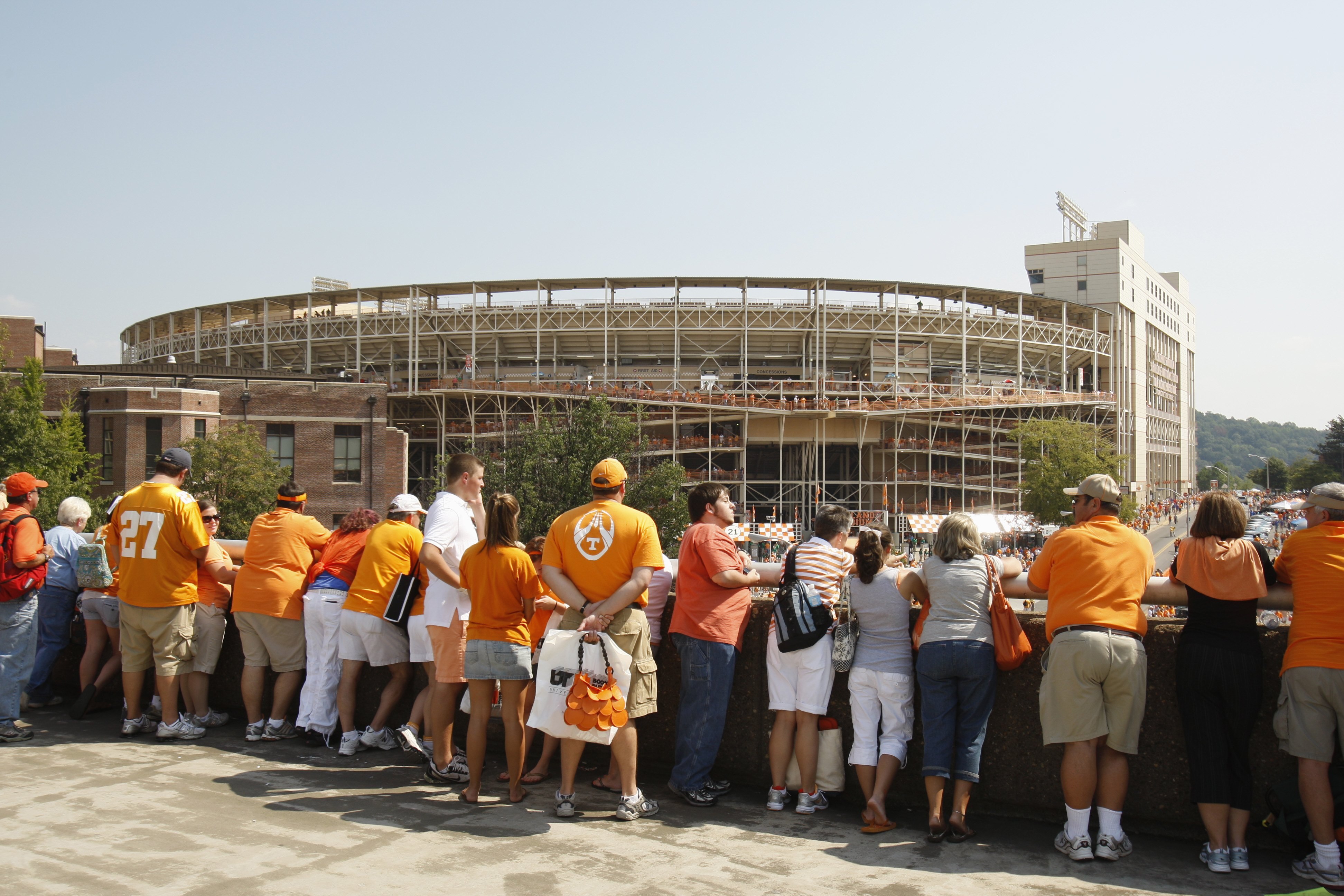 KNOXVILLE, TN - SEPTEMBER 20: Tennessee fans look out over Neyland Stadium prior to the start of the game between the Florida Gators and the Tennessee Volunteers on September 20, 2008 in Knoxville, Tennessee.  (Photo by Streeter Lecka/Getty Images)