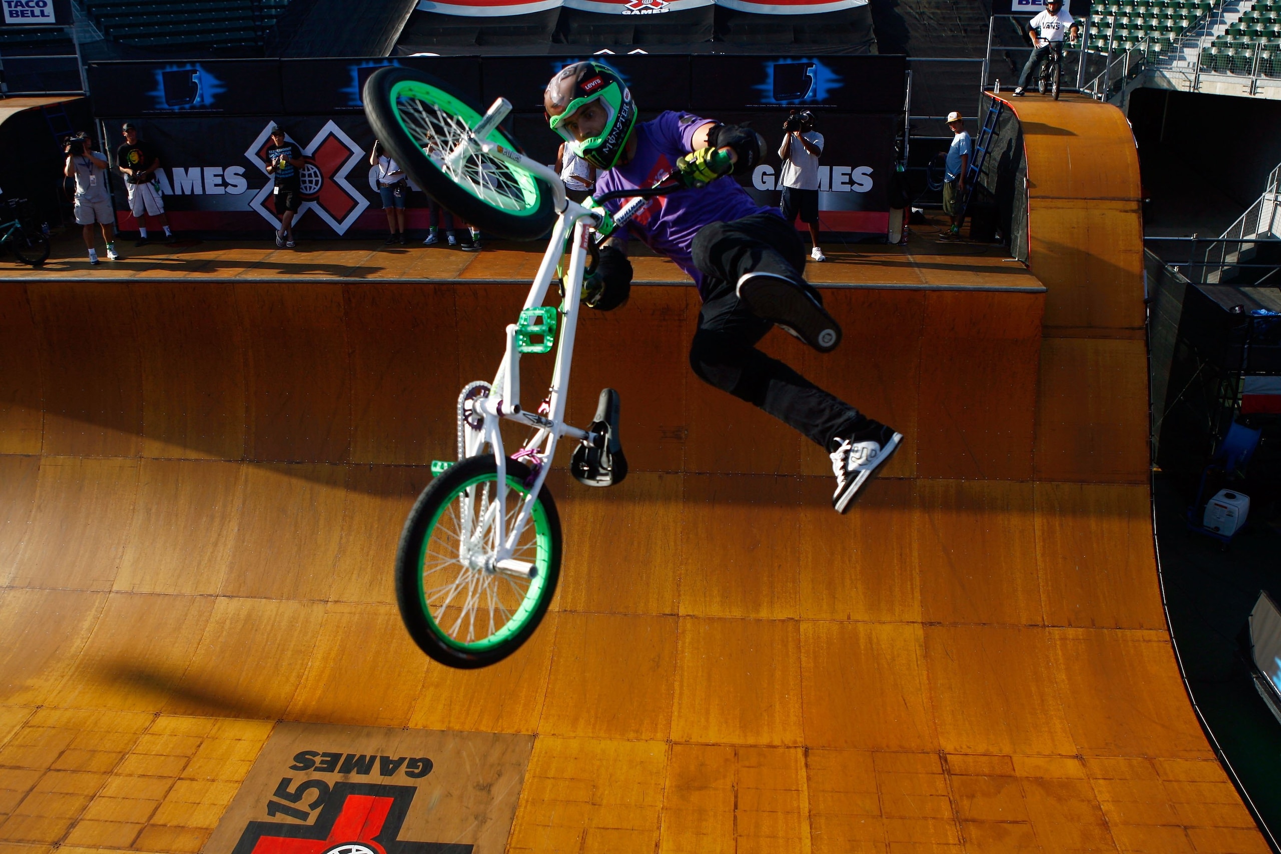 CARSON, CA - AUGUST 01: Jamie Bestwick competes in the BMX Freestyle Vert Final during X Games 15 at the Home Depot Center on August 1, 2009 in Carson, California. (Photo by Jeff Gross/Getty Images) CARSON, CA - AUGUST 01: Jamie Bestwick competes in the BMX Freestyle Vert Final during X Games 15 at the Home Depot Center on August 1, 2009 in Carson, California. (Photo by Jeff Gross/Getty Images)